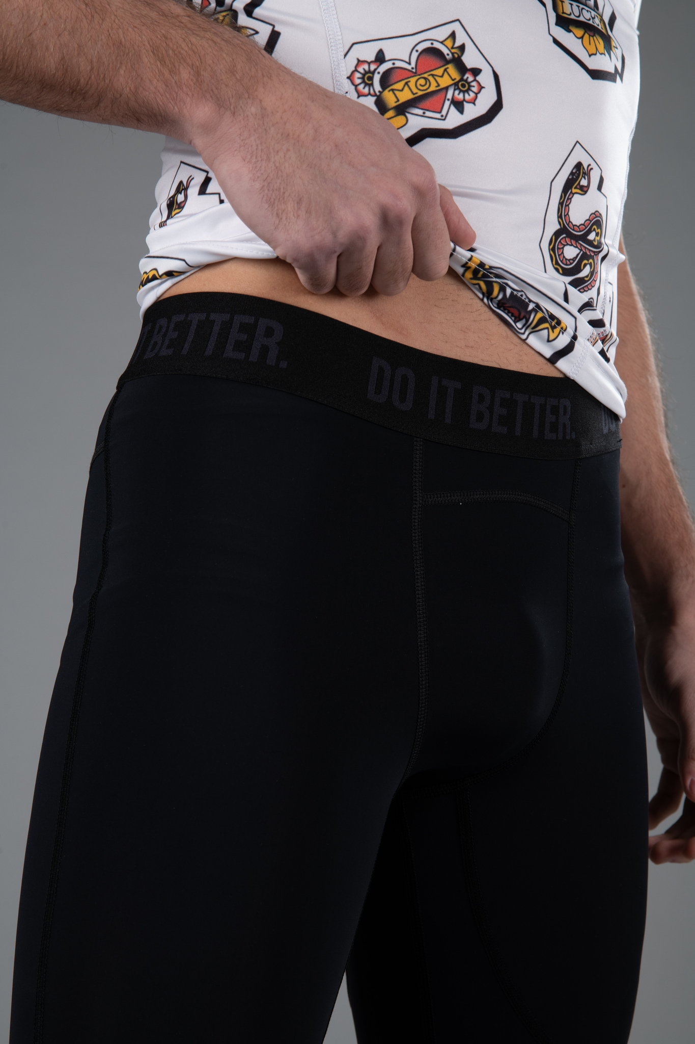 Компрессионные  шорты HYDROGEN  (R00642-545)