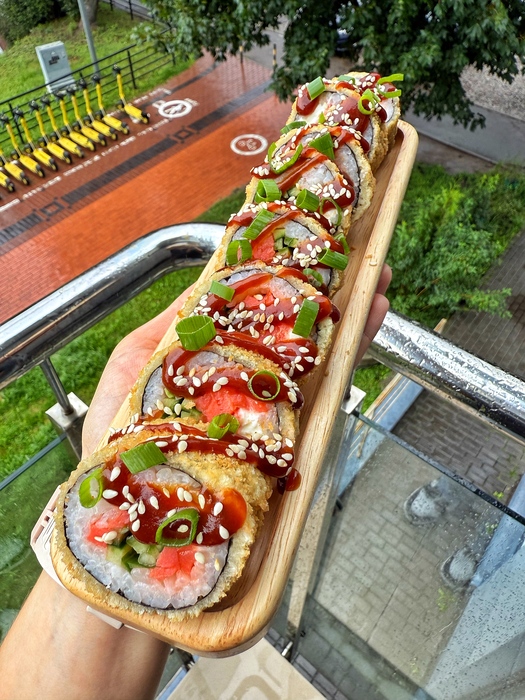 Филадельфия темпура с копченым лососем BBQ