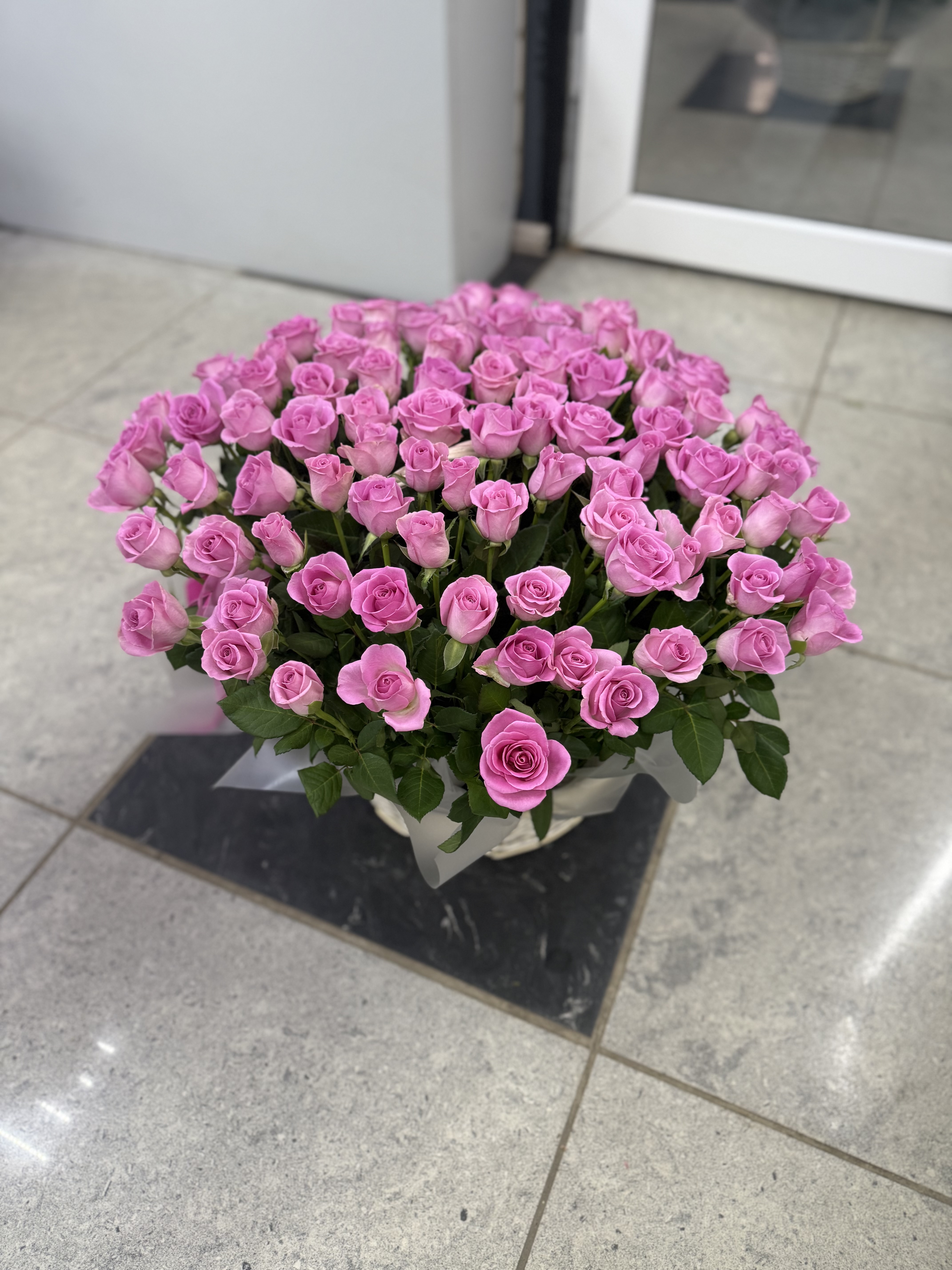 Роза 40 см в корзине