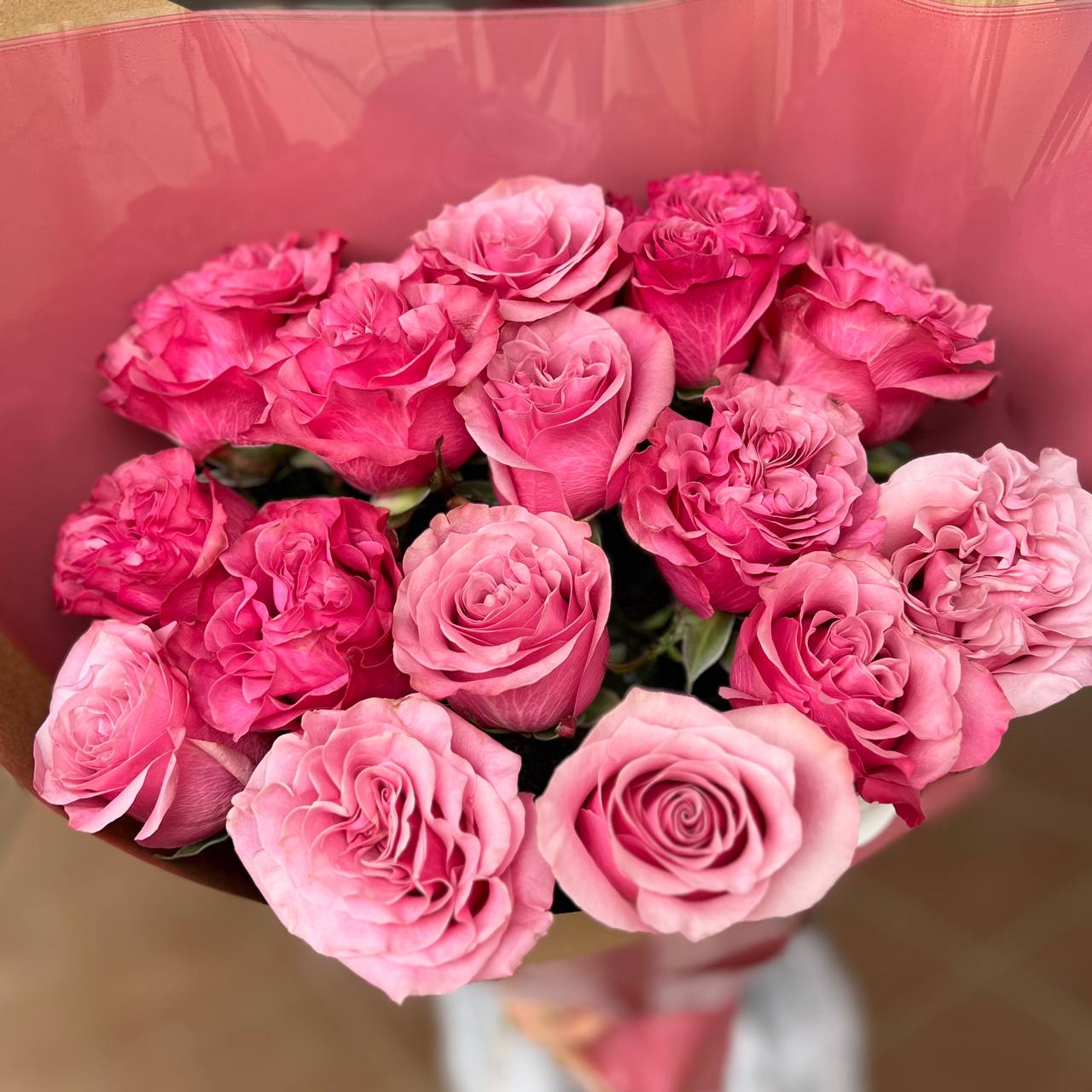 Букет крупных розовых роз 15 штук 60 см