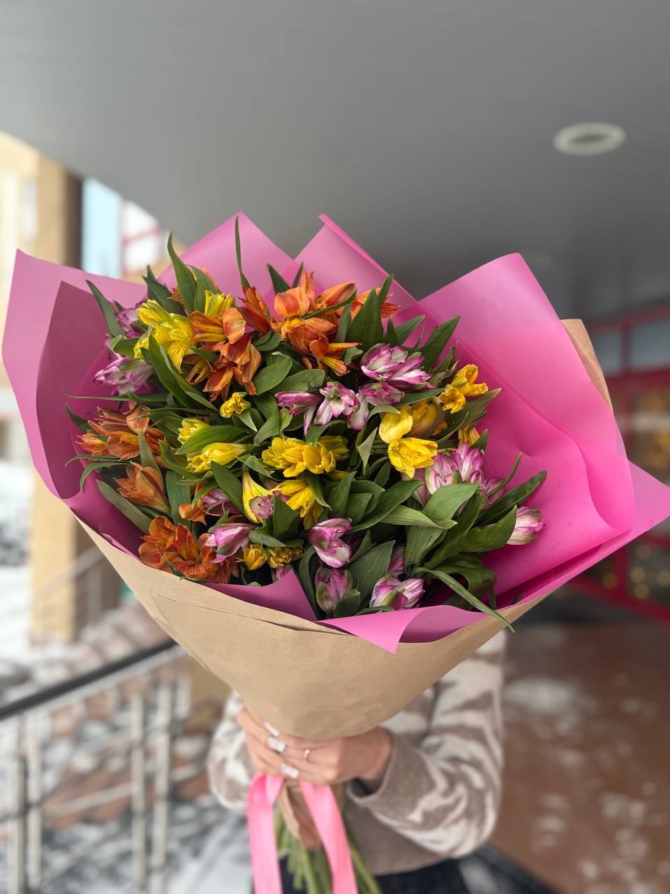Букет из альстромерий