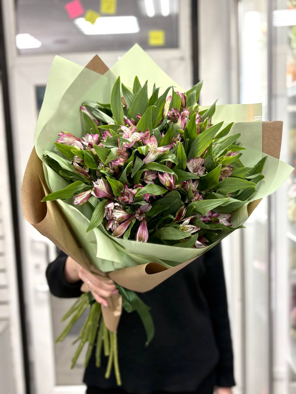 Букет из альстромерий