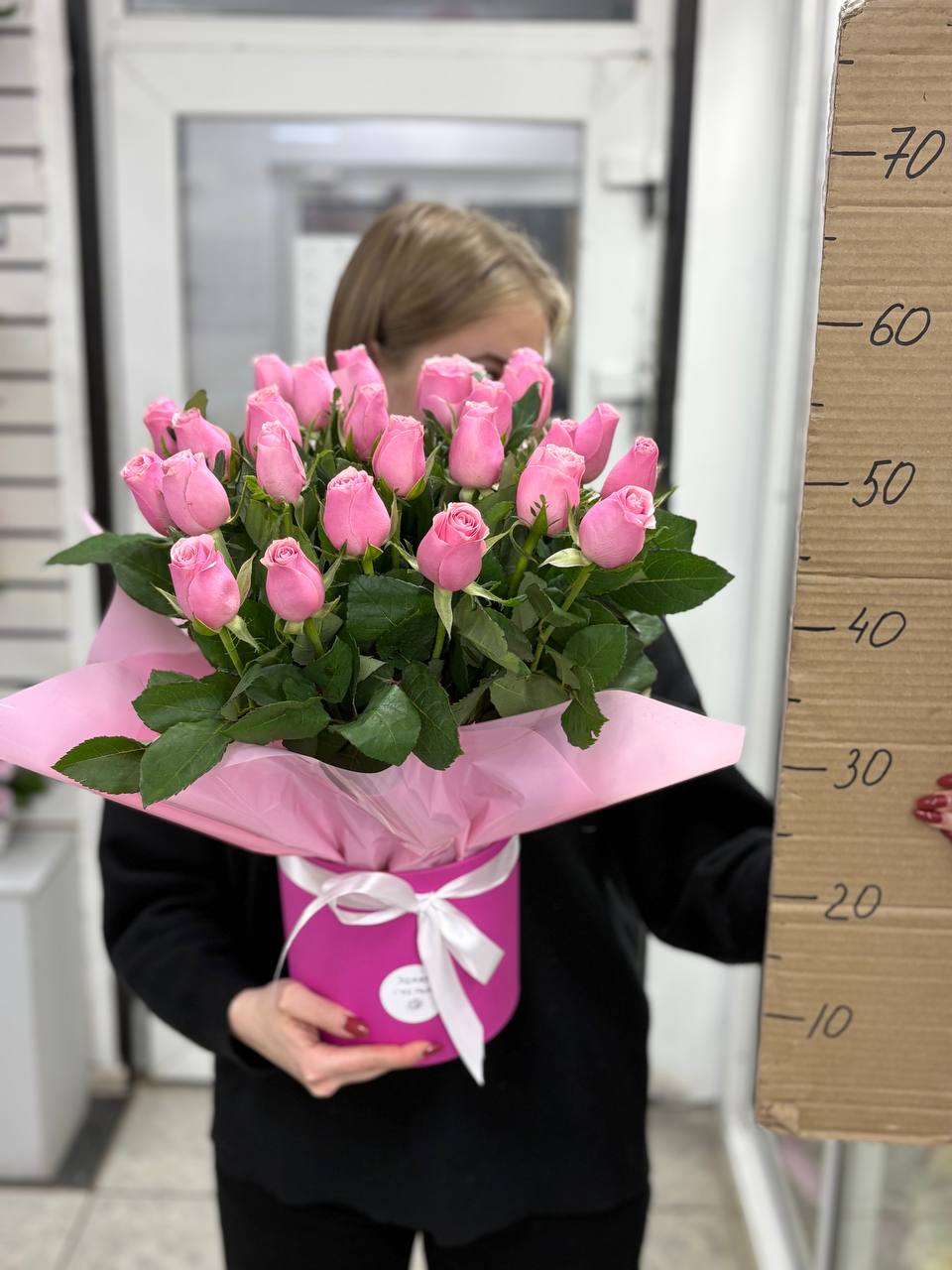 25 роз в коробке