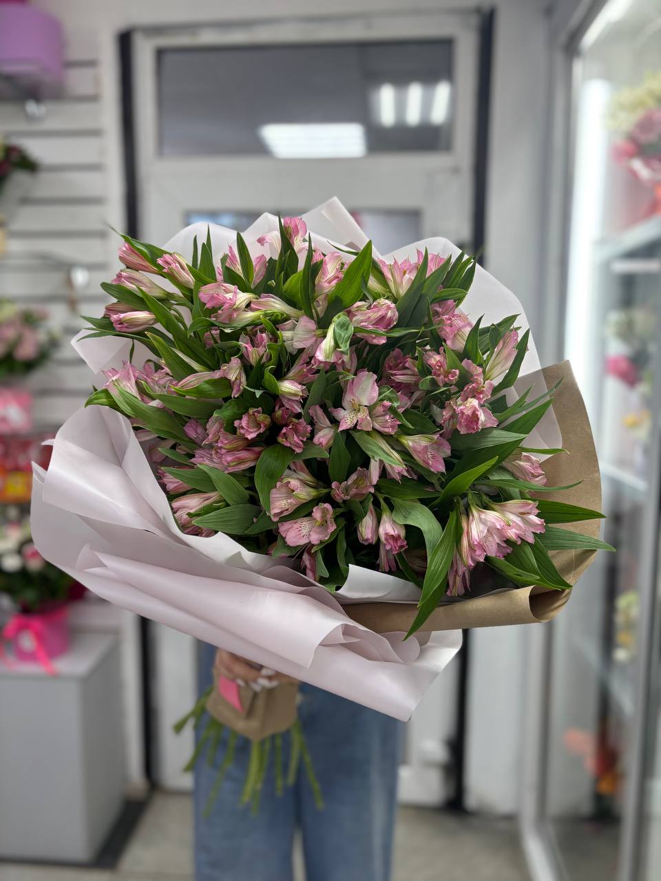 Букет из альстромерий