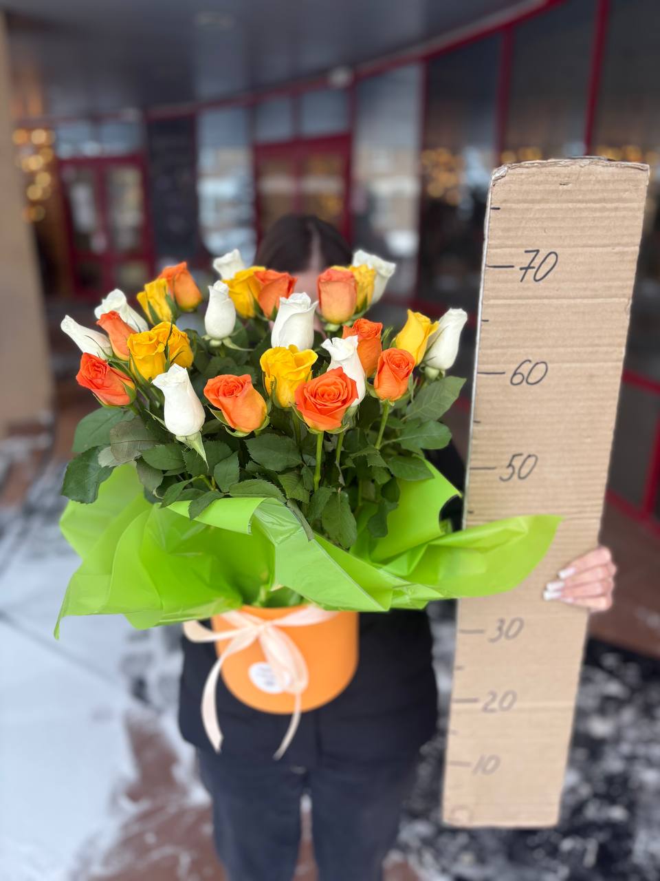 25 роз в коробке