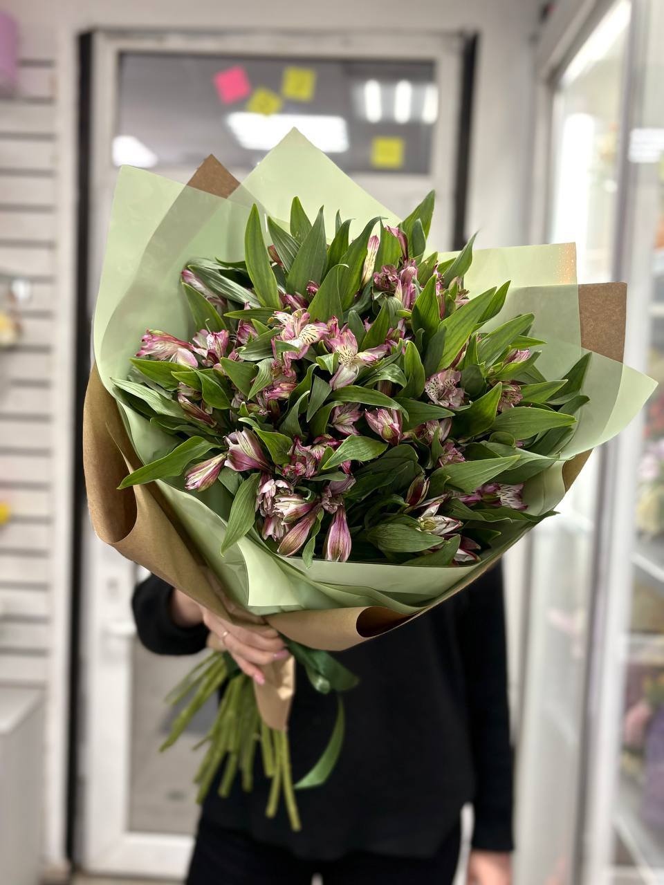 Букет из альстромерий