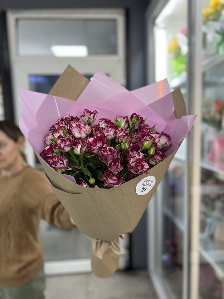 Букет кустовых роз