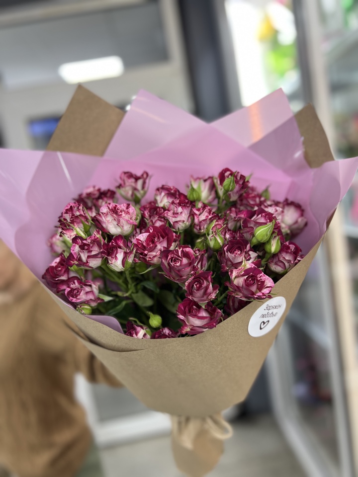 Букет кустовых роз