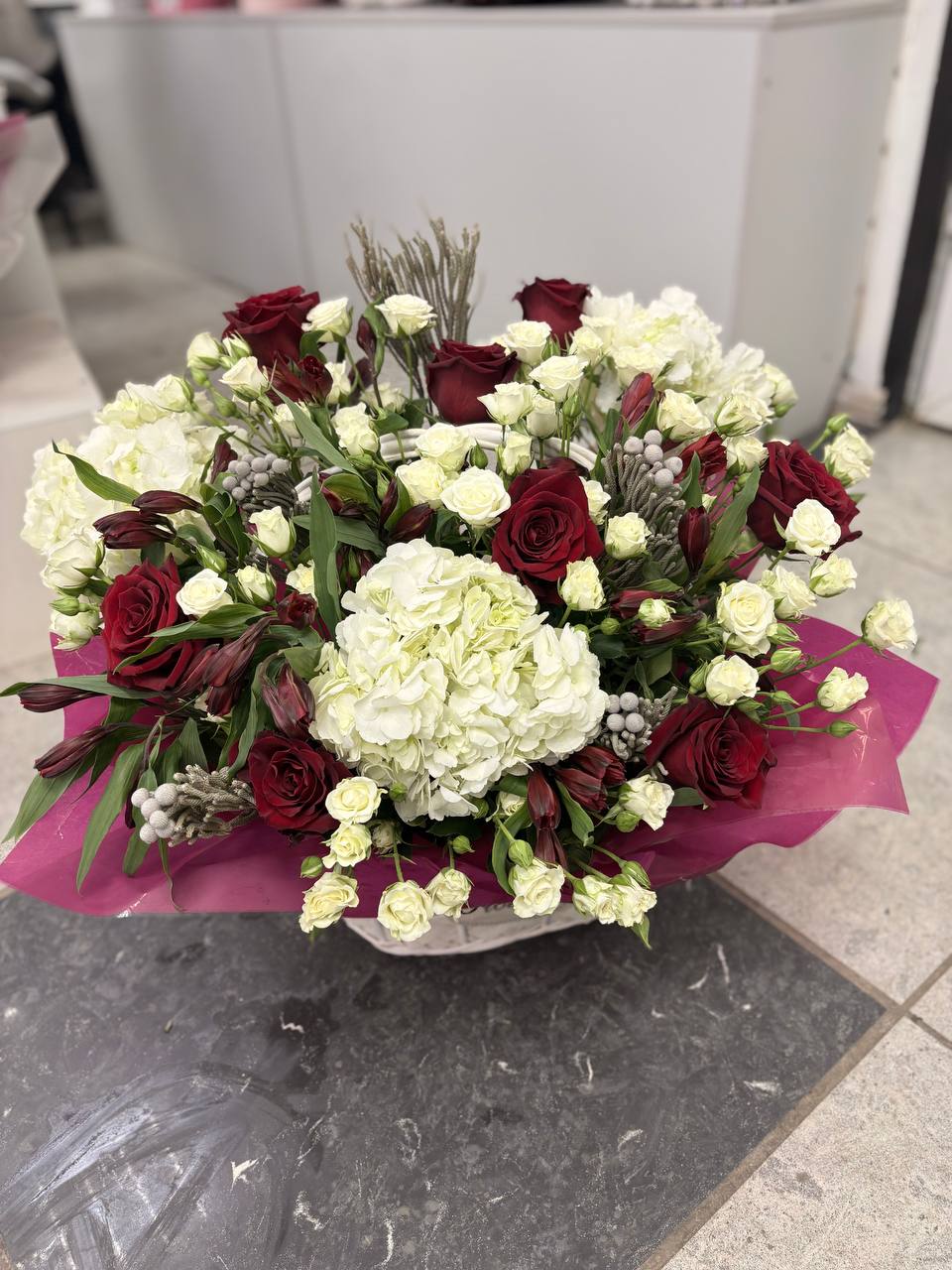 Композиция в корзине