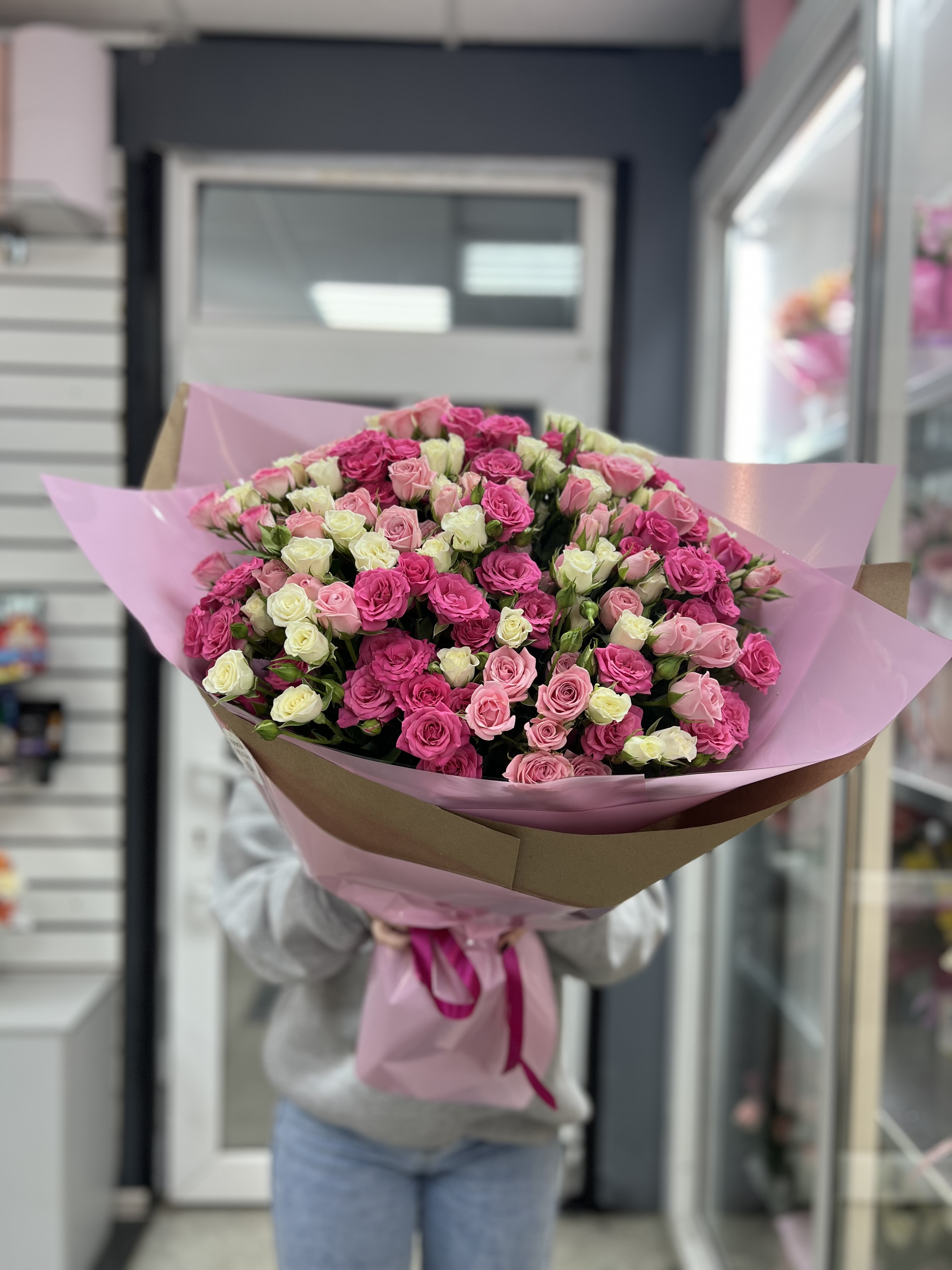 Букет кустовых роз