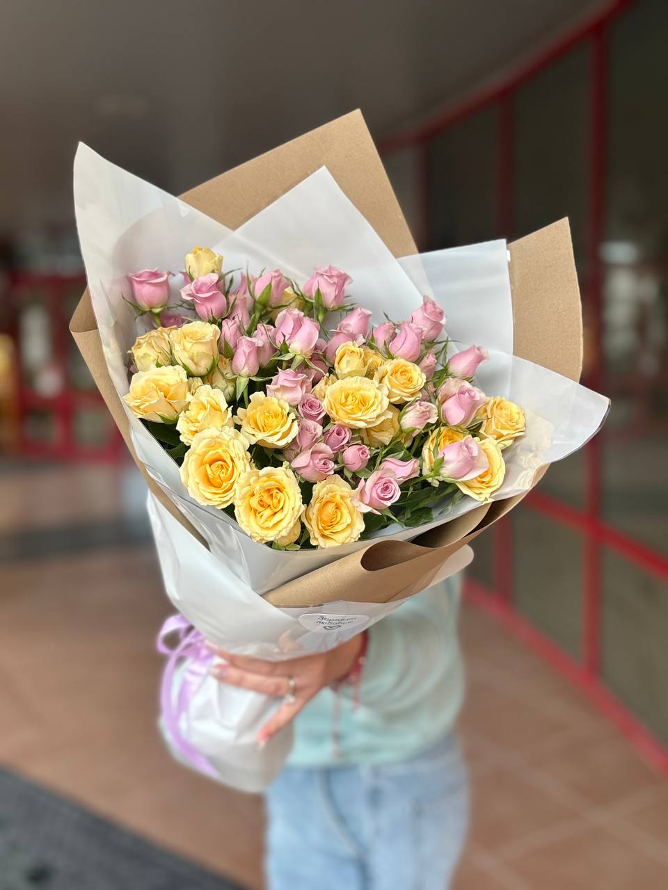 Букет кустовых роз