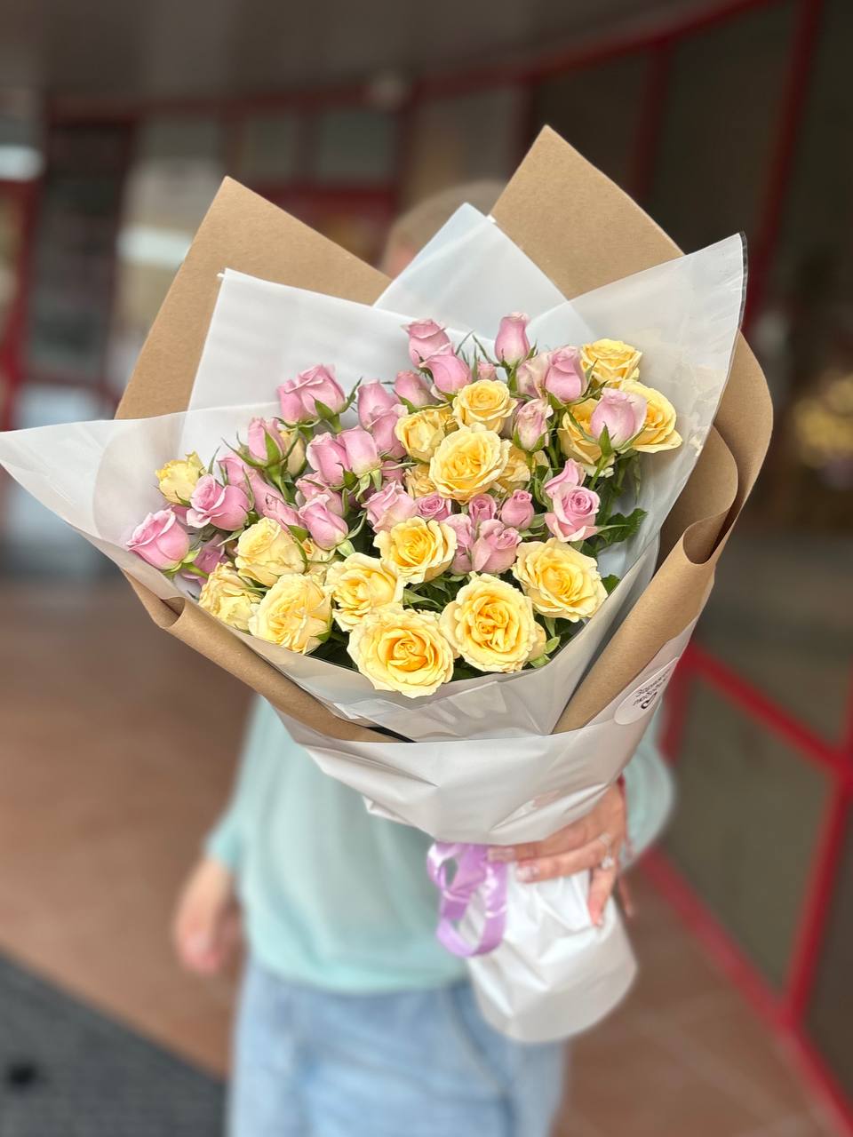 Букет кустовых роз
