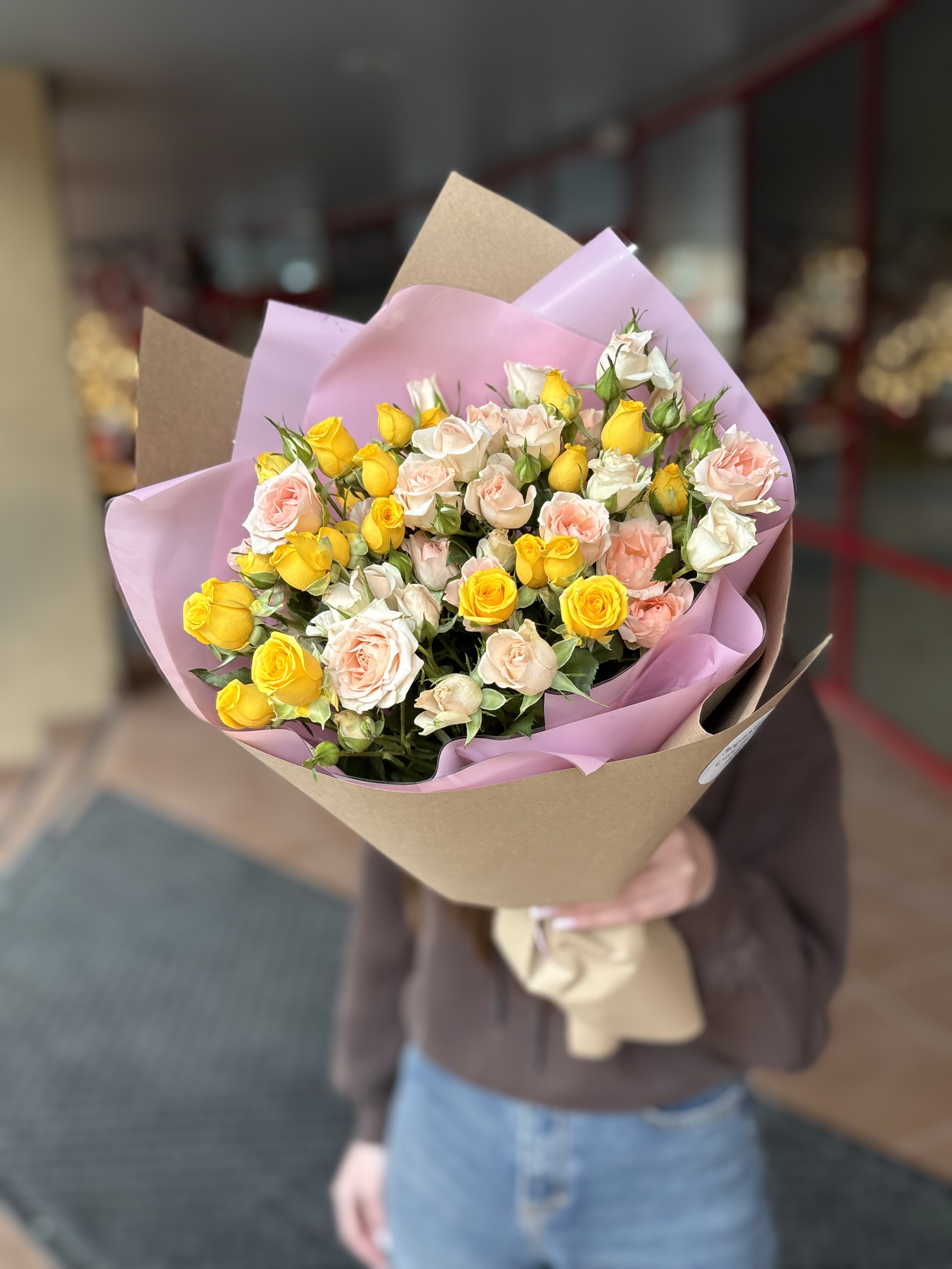 Букет кустовых роз