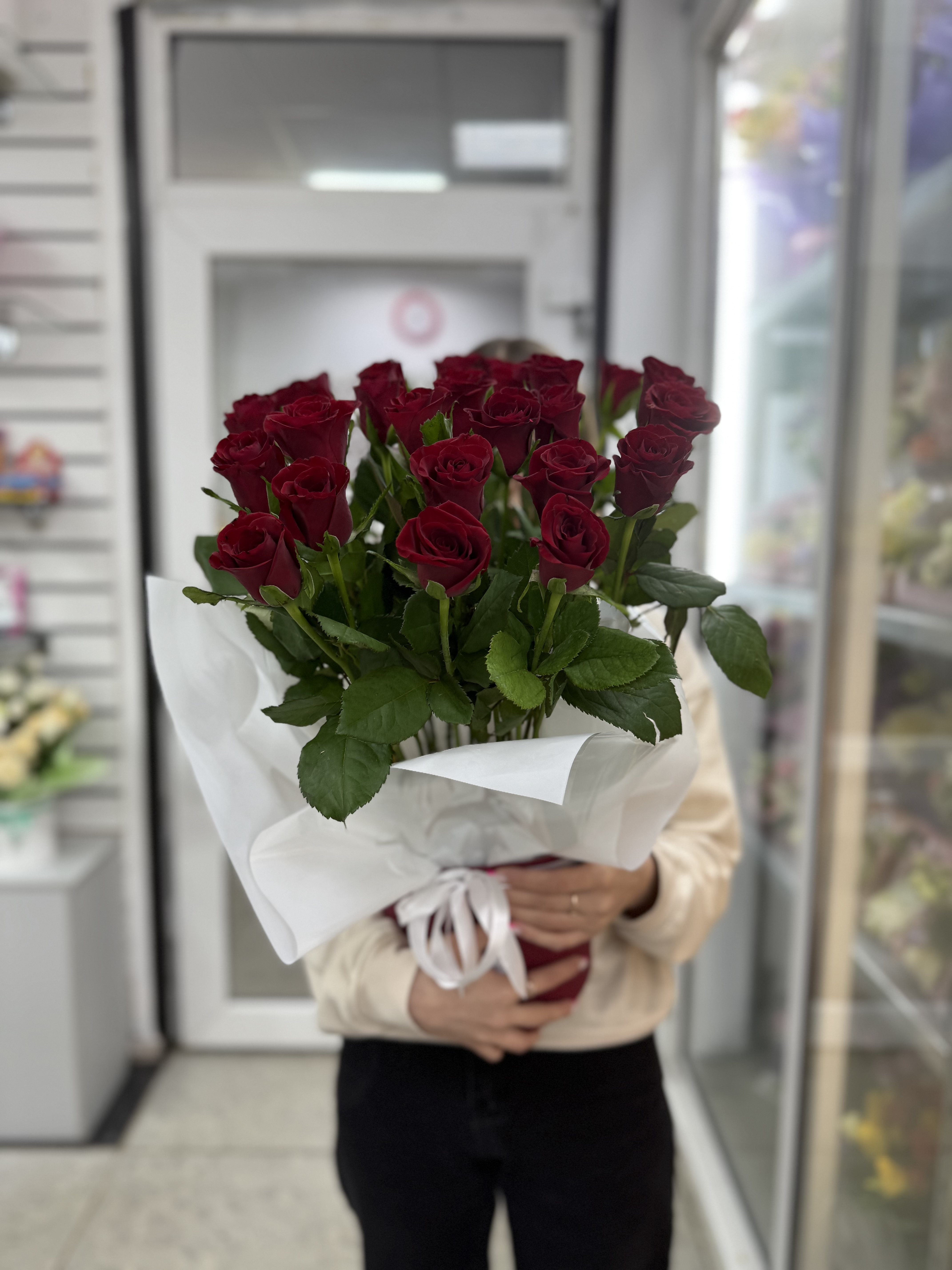 25 роз в коробке