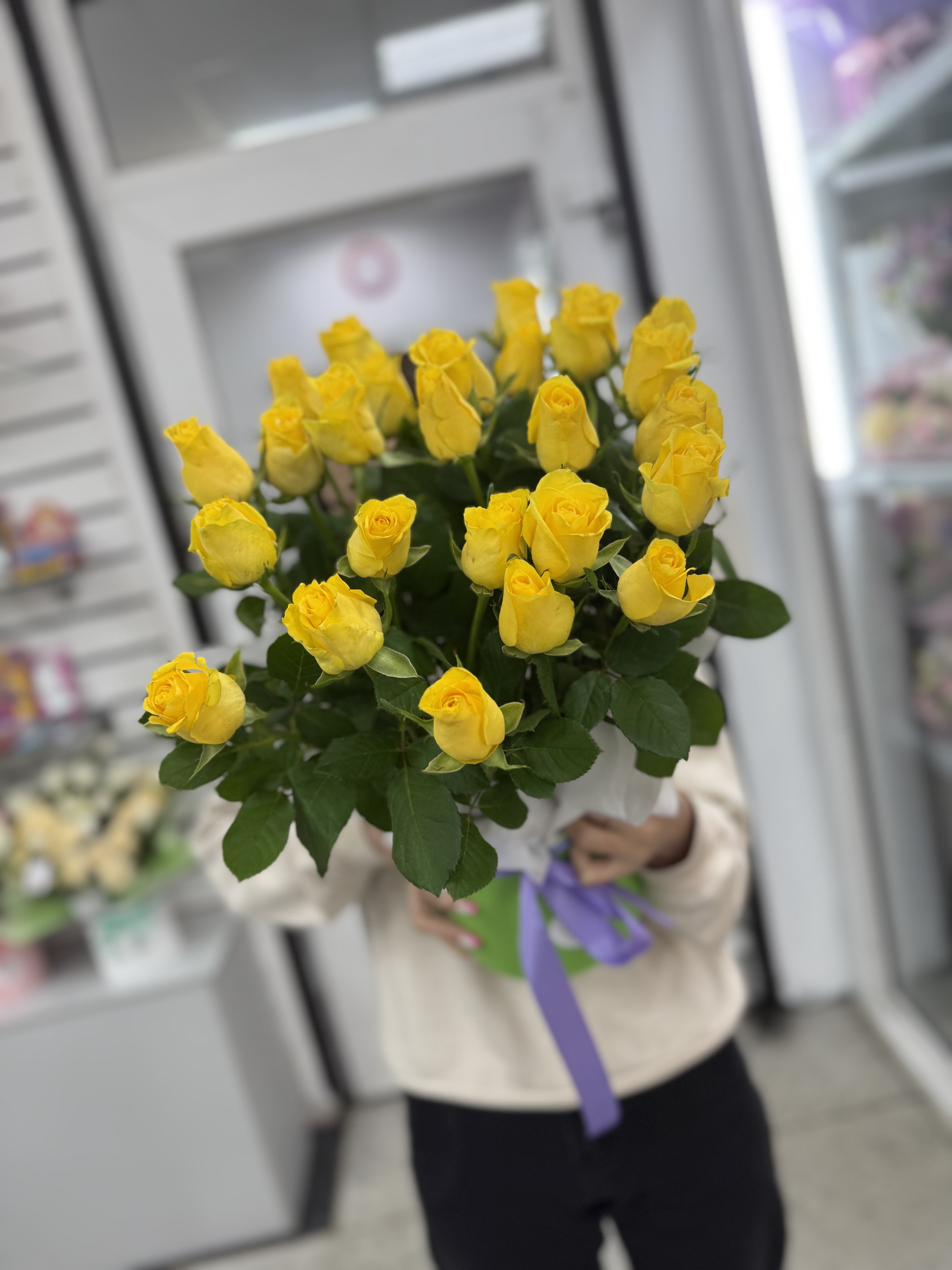 25 роз в коробке
