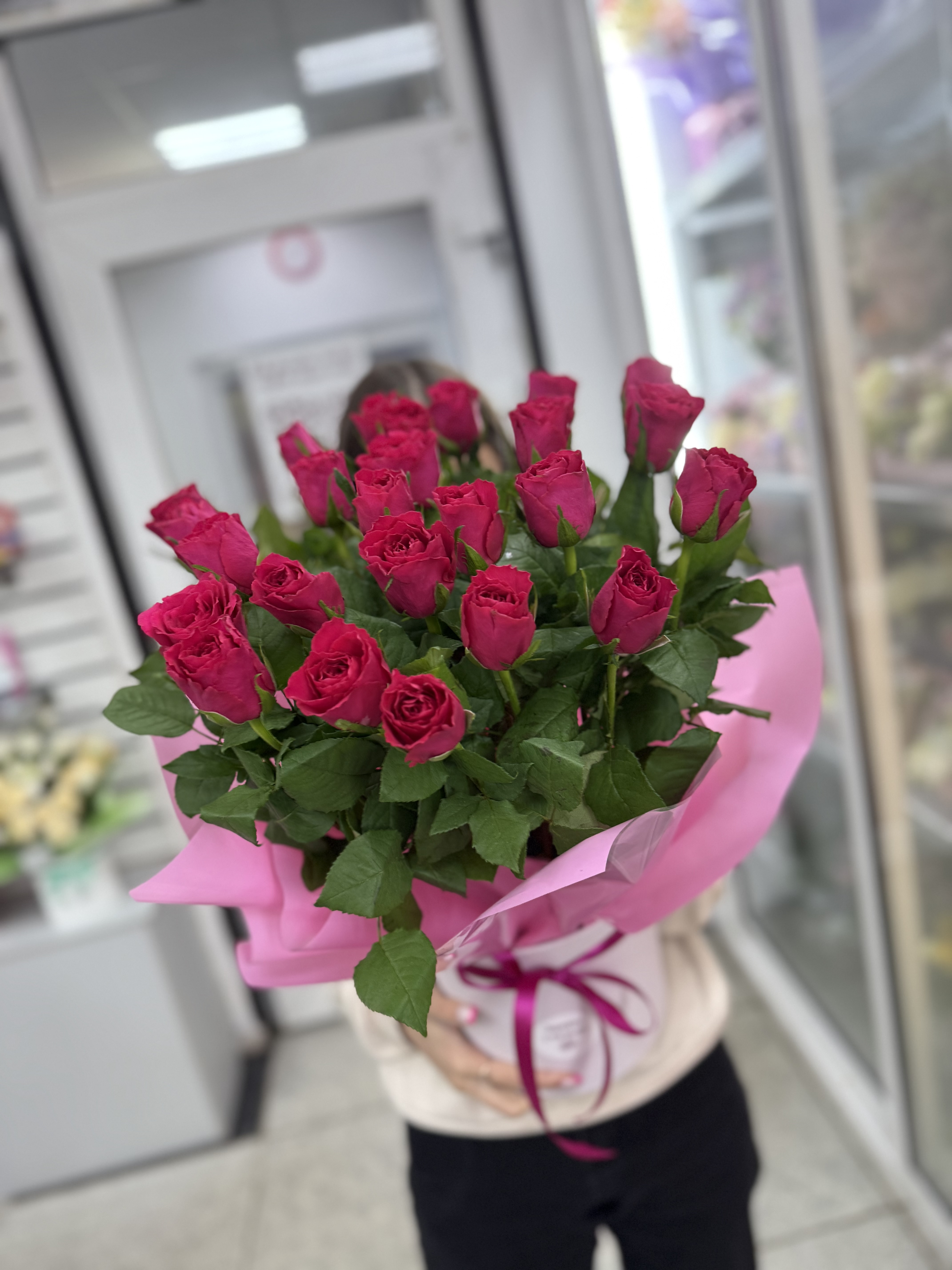 25 роз в коробке