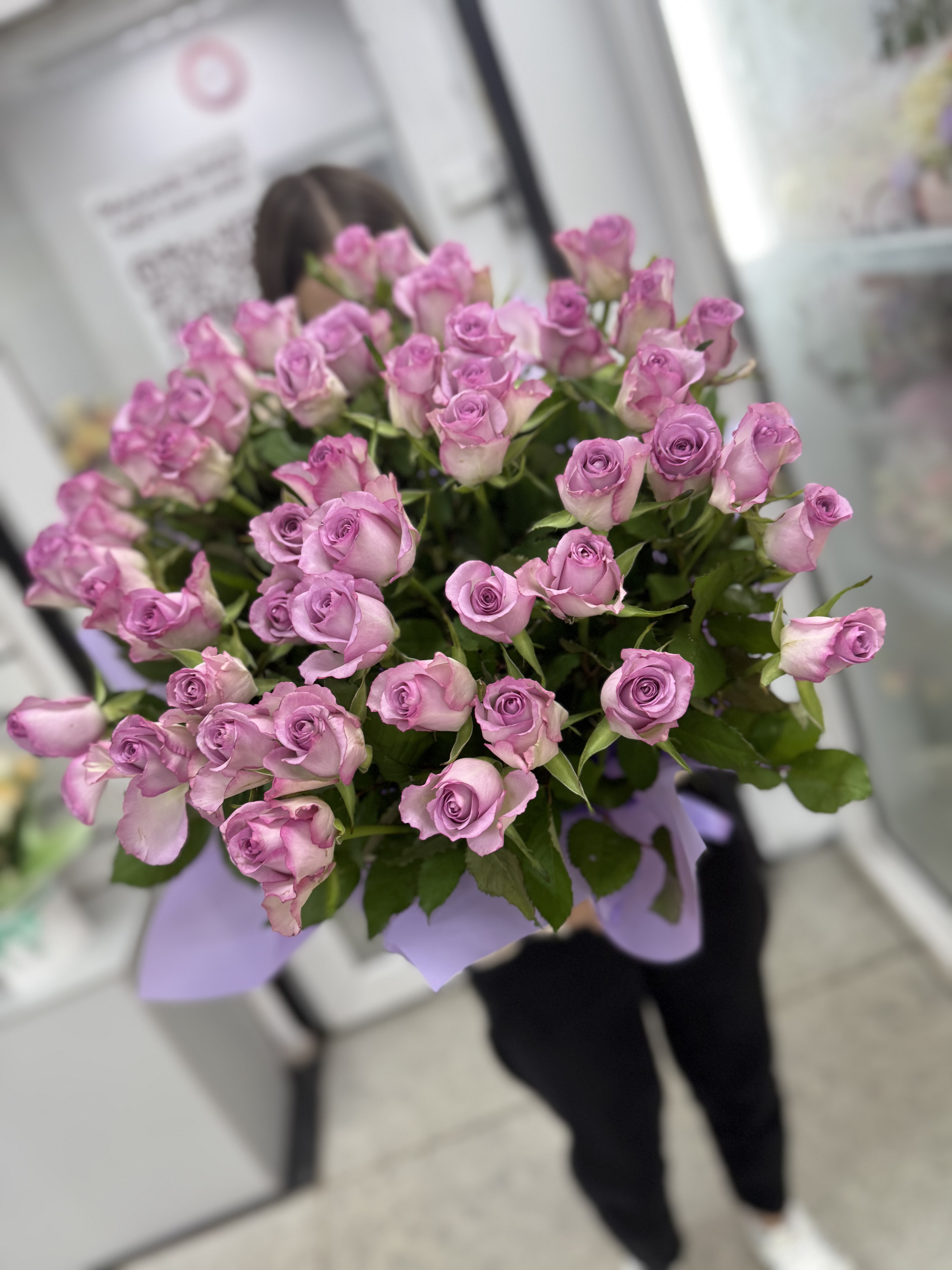 51 роза в коробке