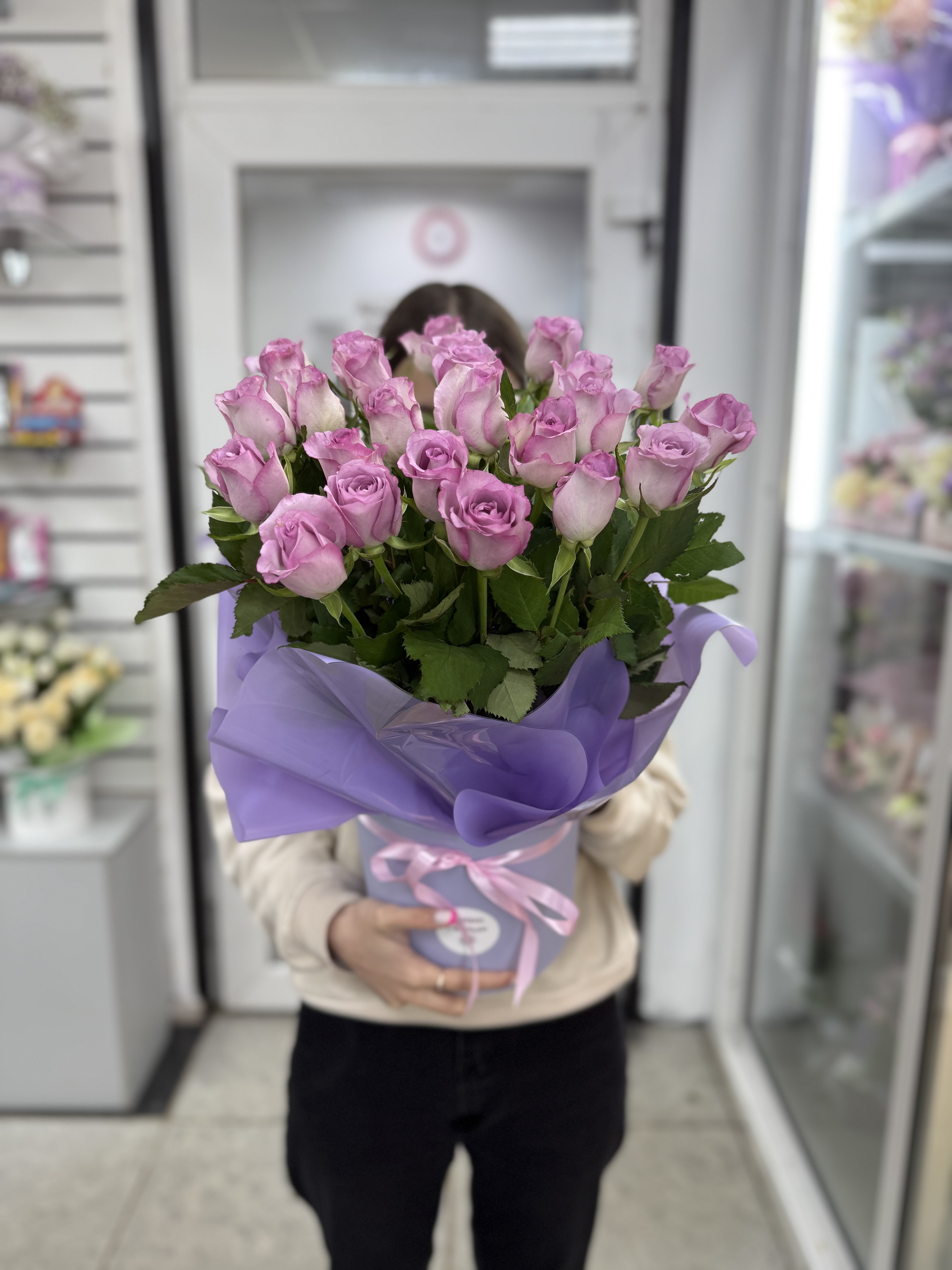 25 роз в коробке