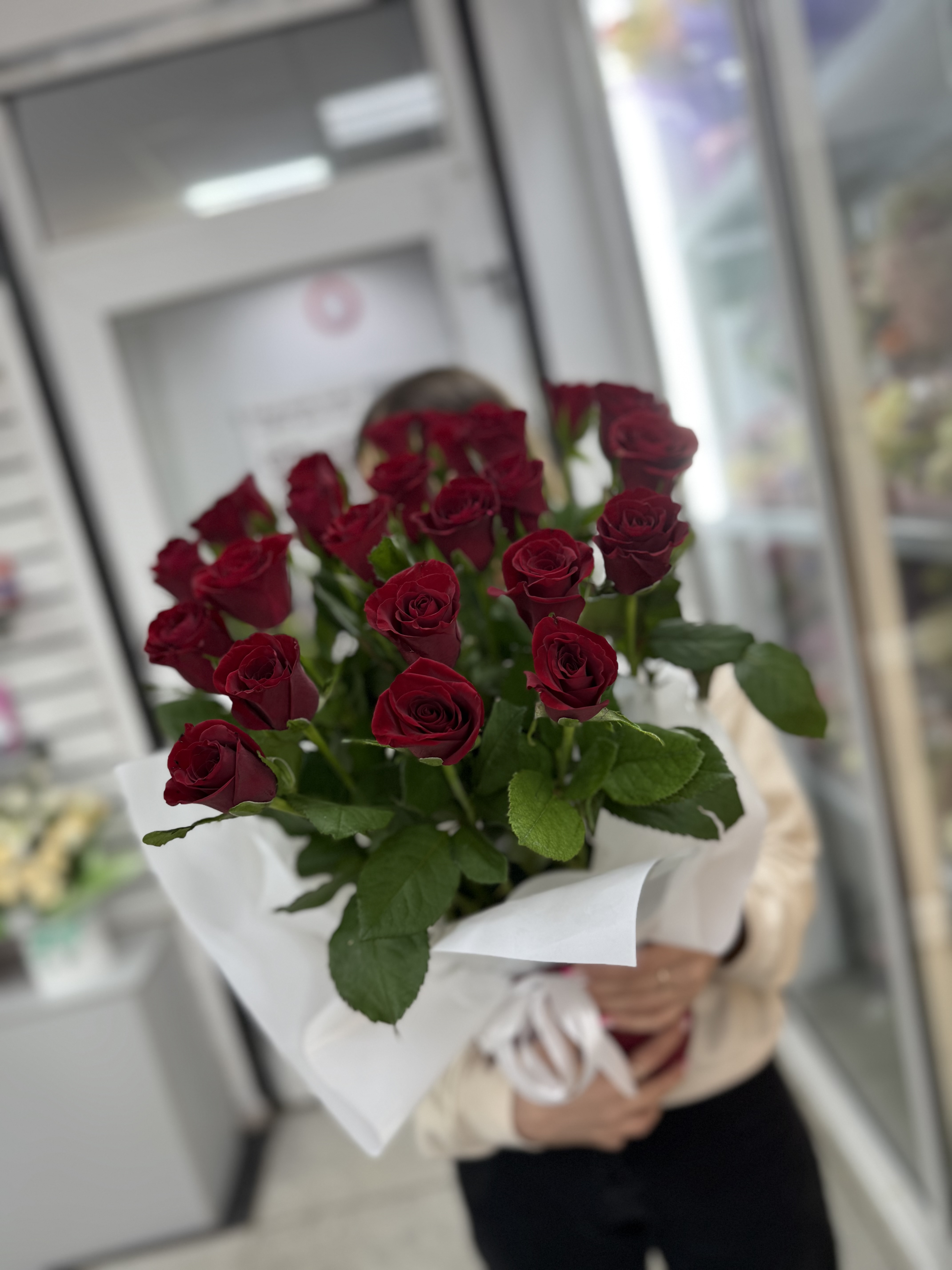 25 роз в коробке