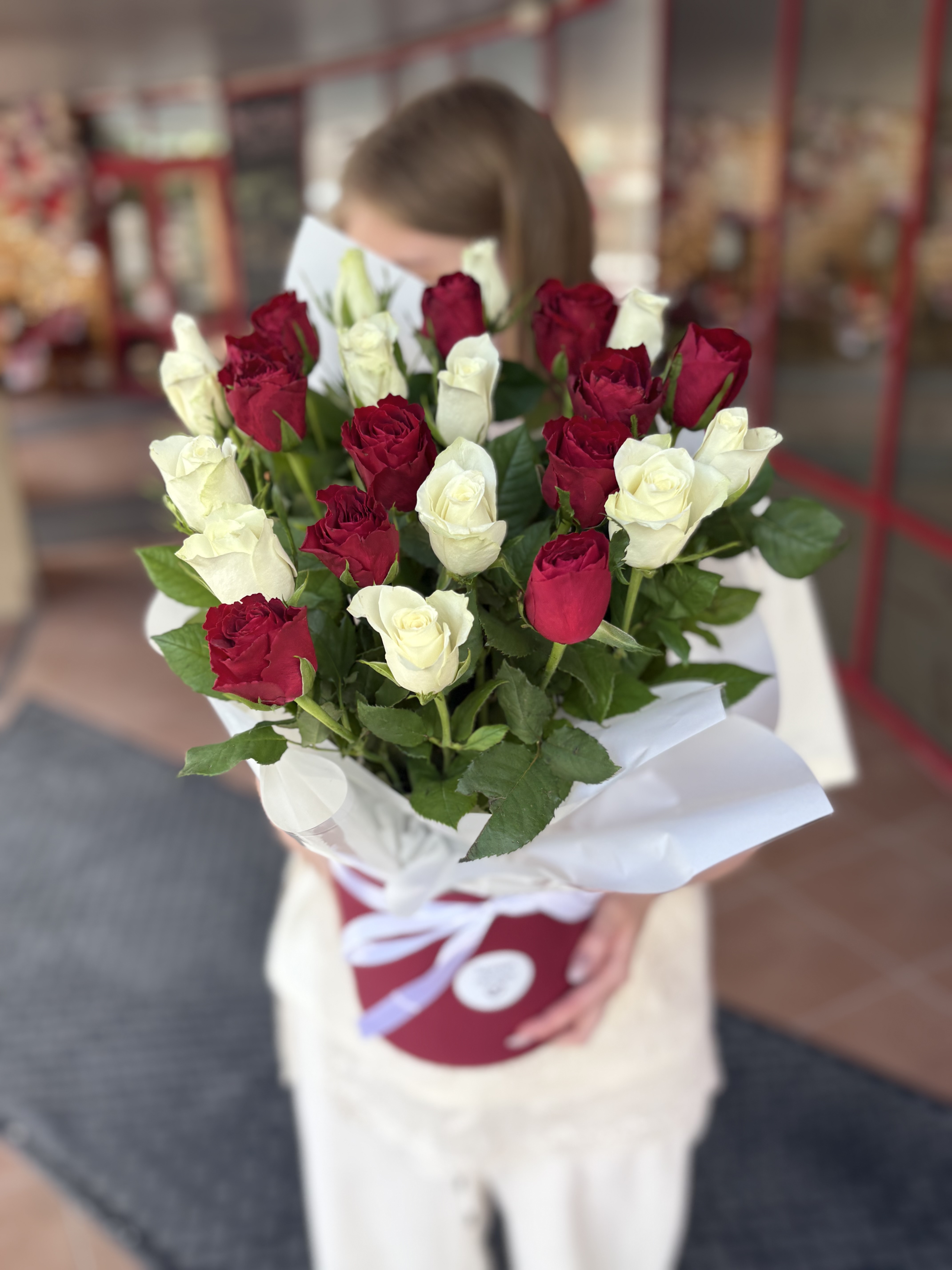 25 роз в коробке