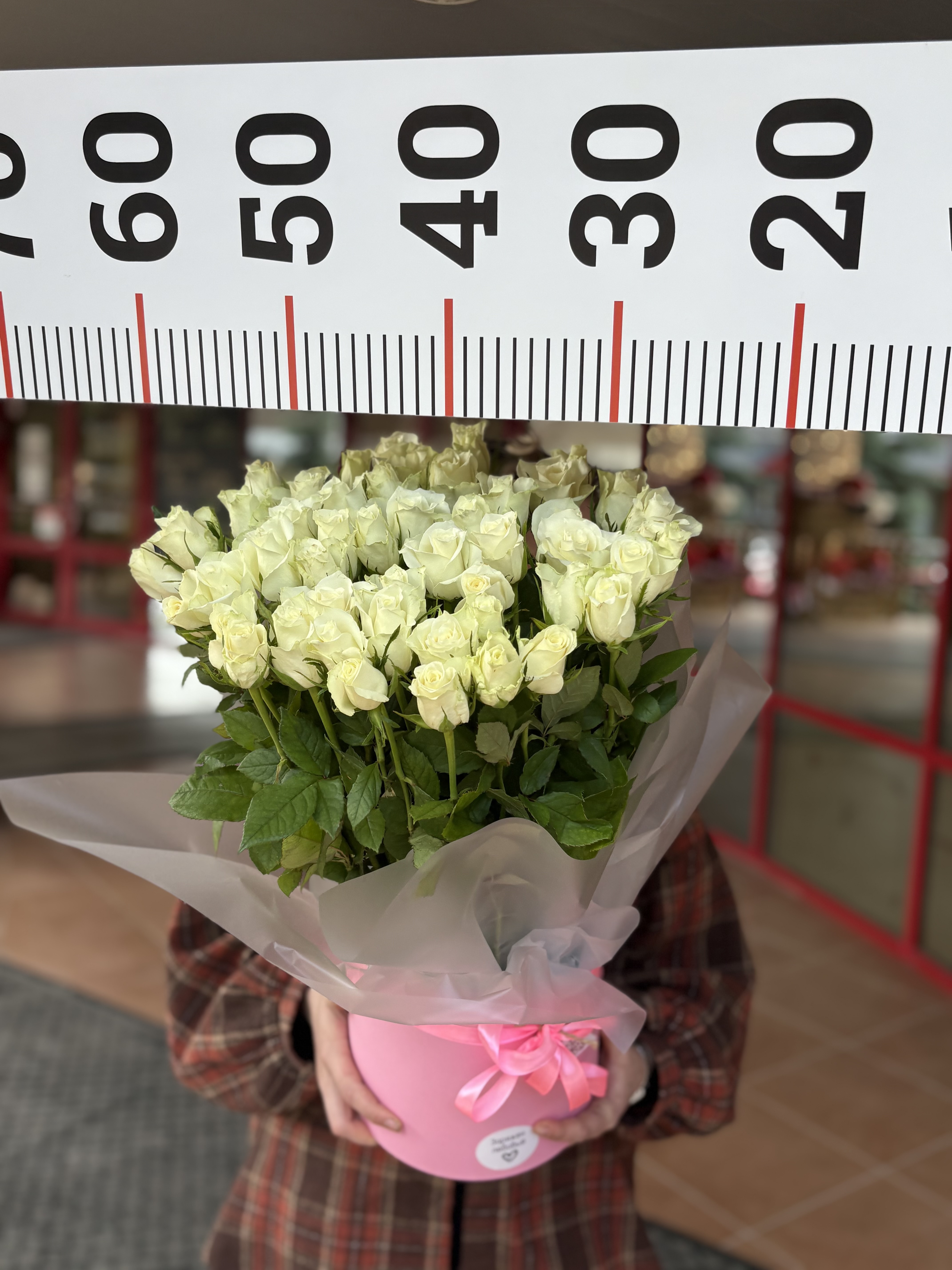 51 роза  в коробке