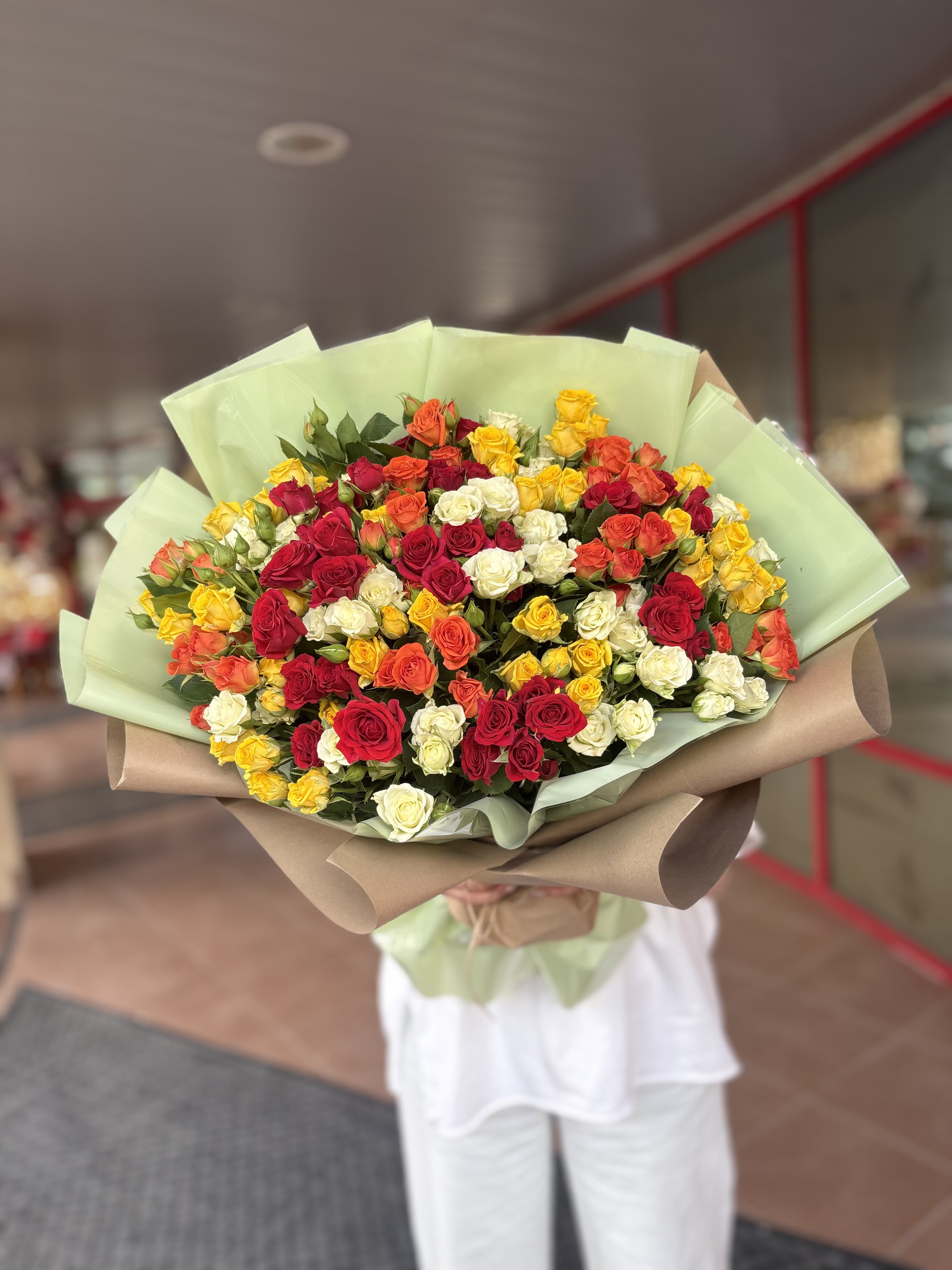 Букет кустовых роз