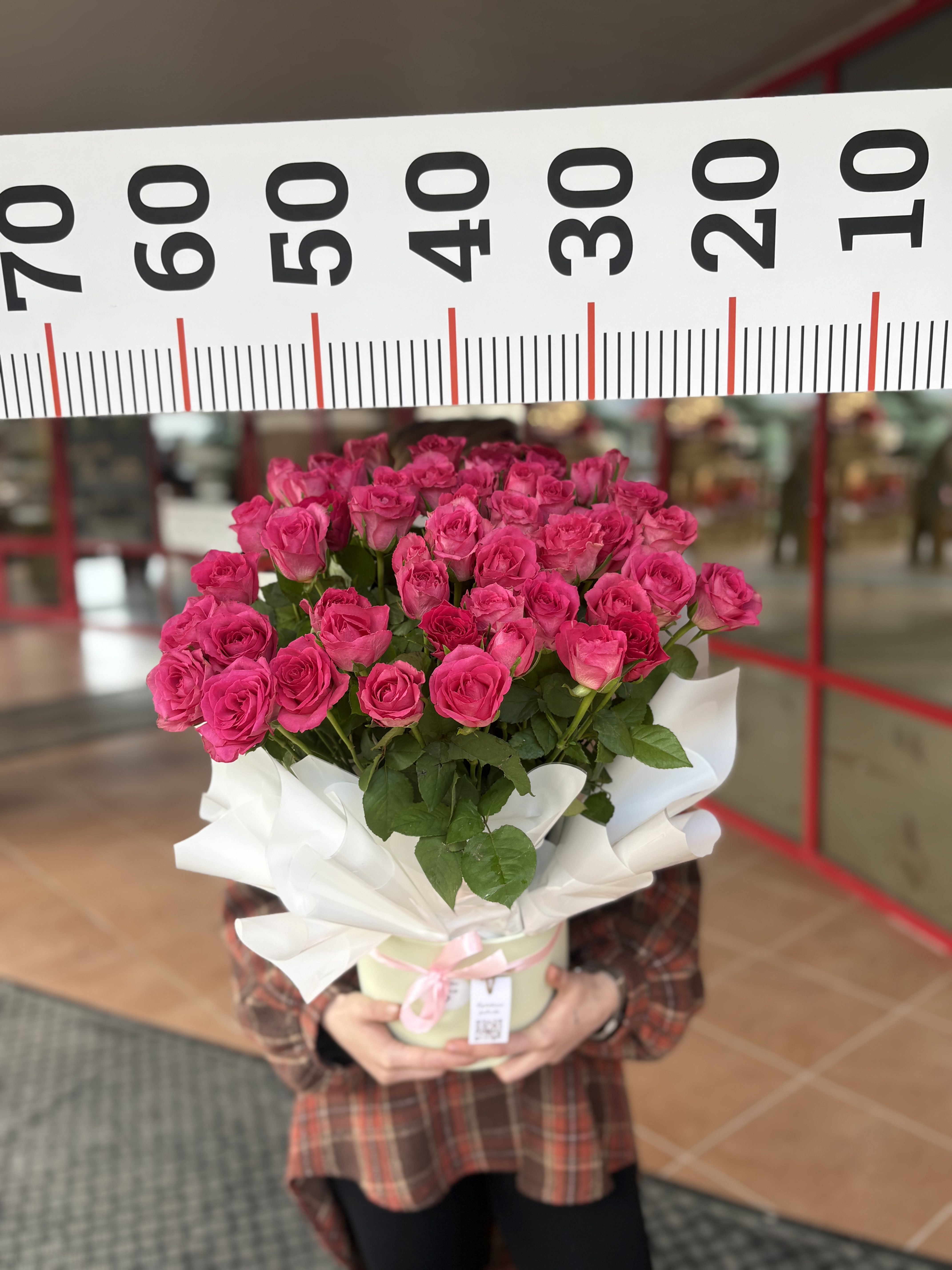 51 роза  в коробке