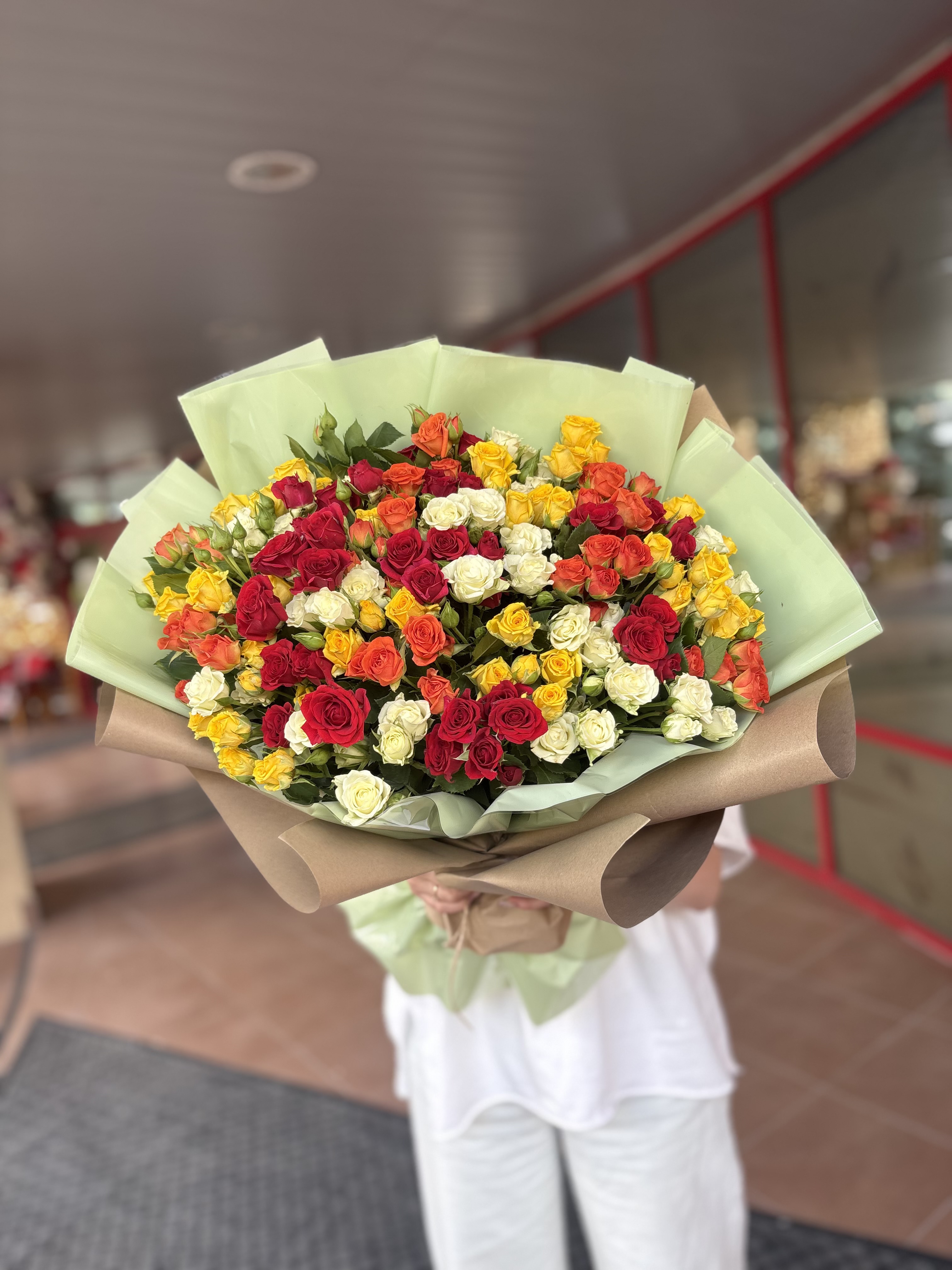 Букет кустовых роз