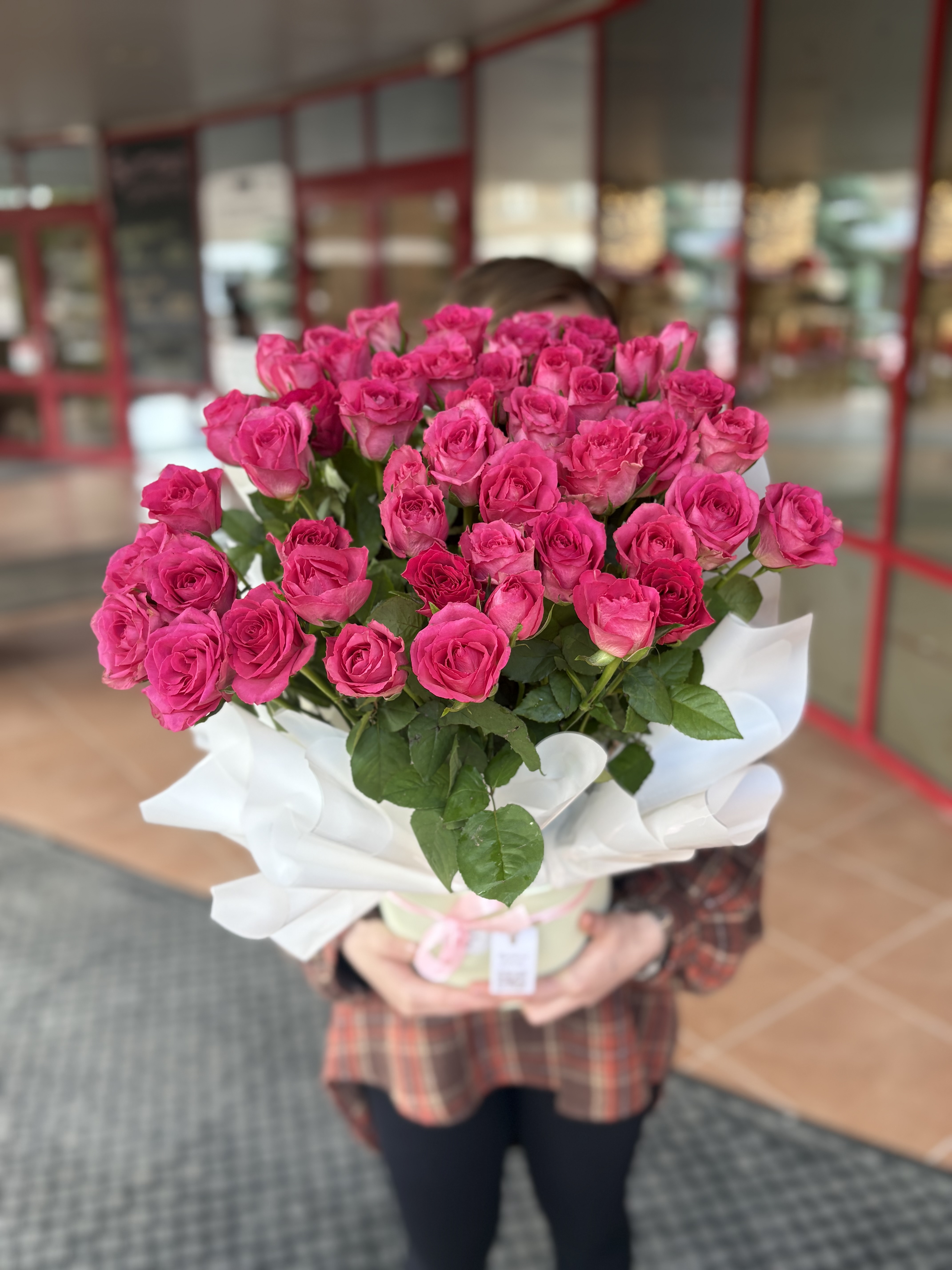 51 роза  в коробке