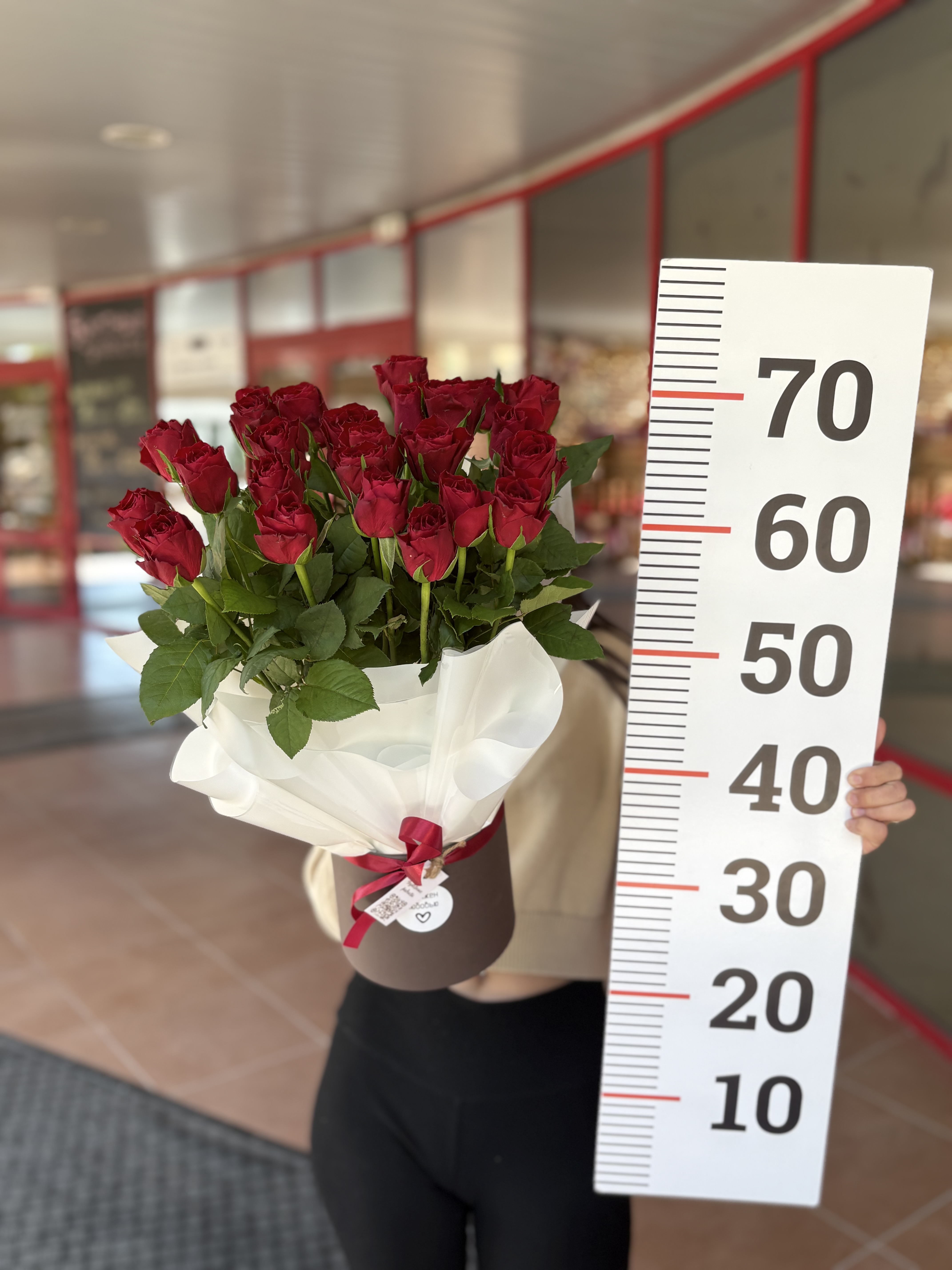 25 роз в коробке