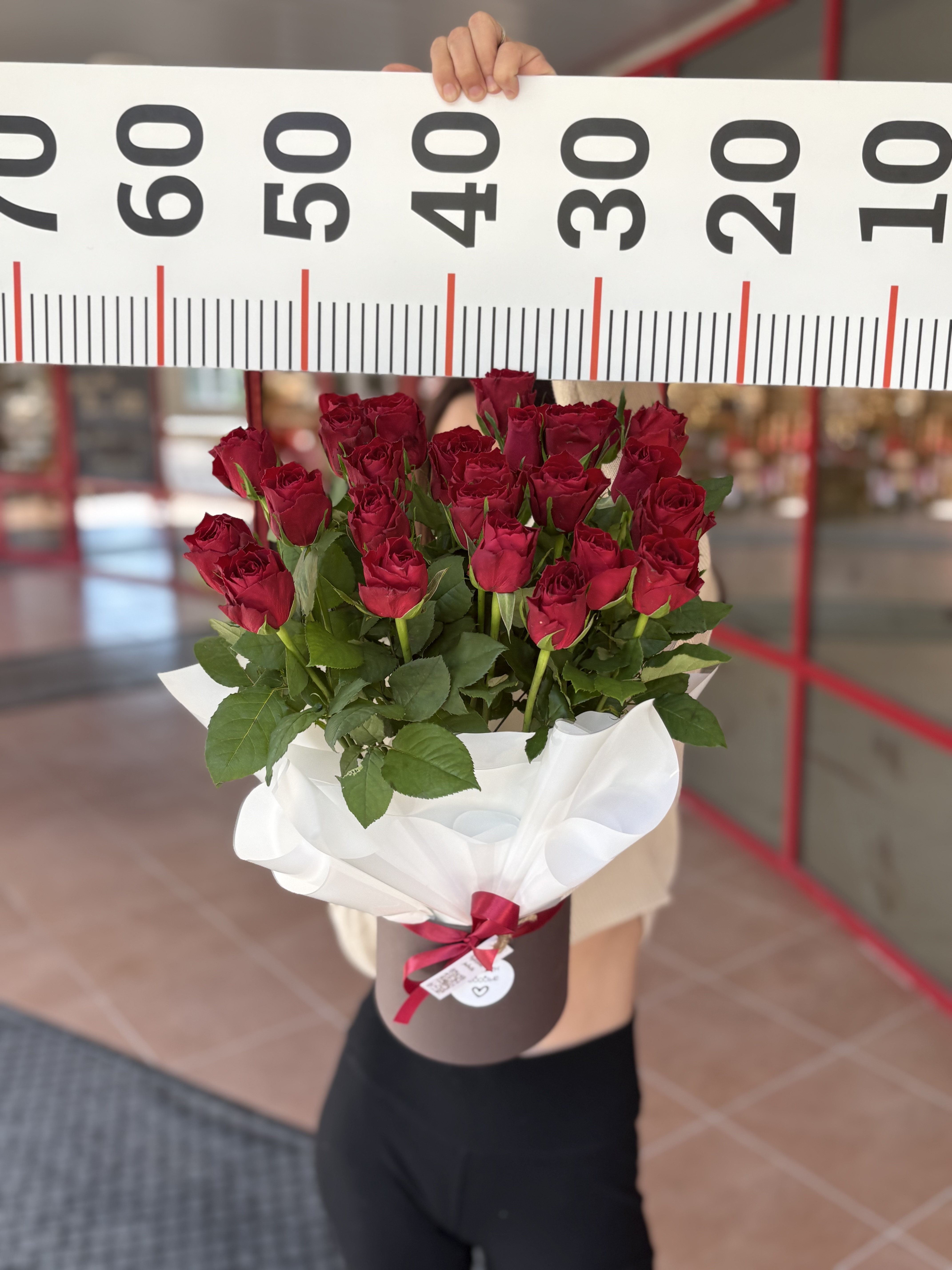 25 роз в коробке