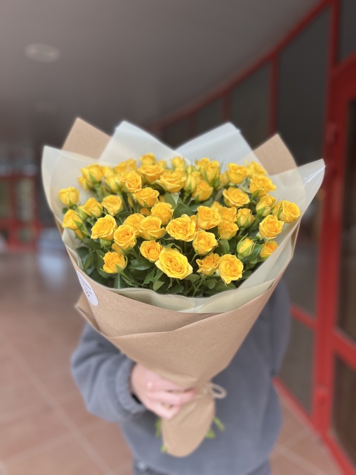 Букет кустовых роз