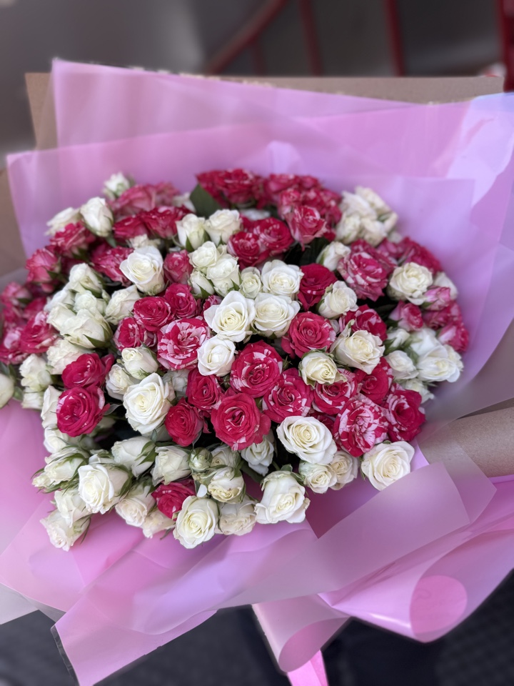 Букет кустовых роз