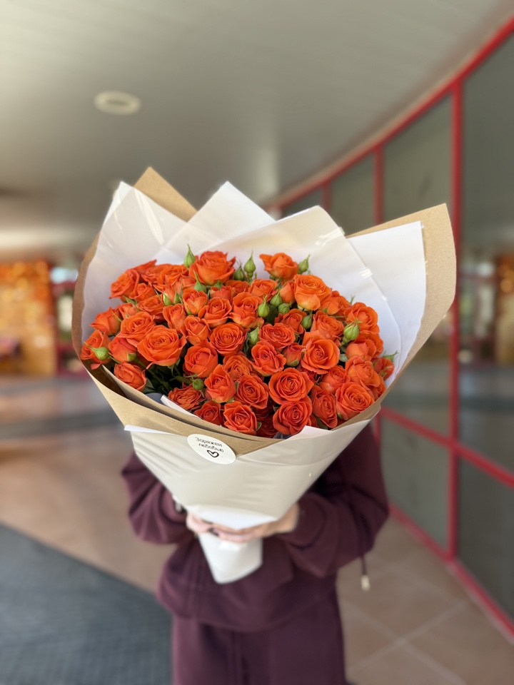 Букет кустовых роз