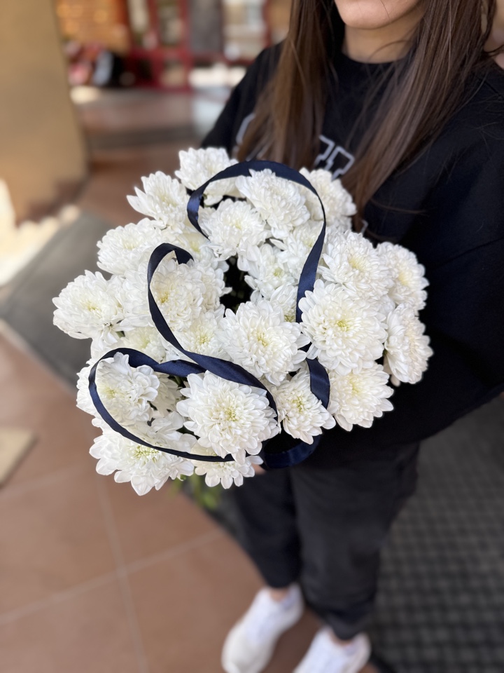 6 хризантем