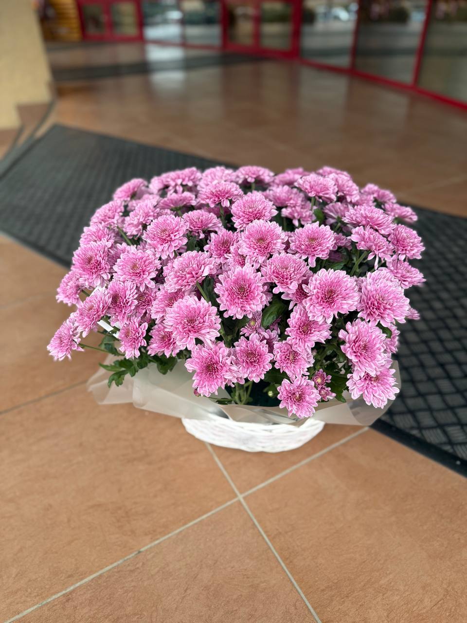 Корзина хризантем