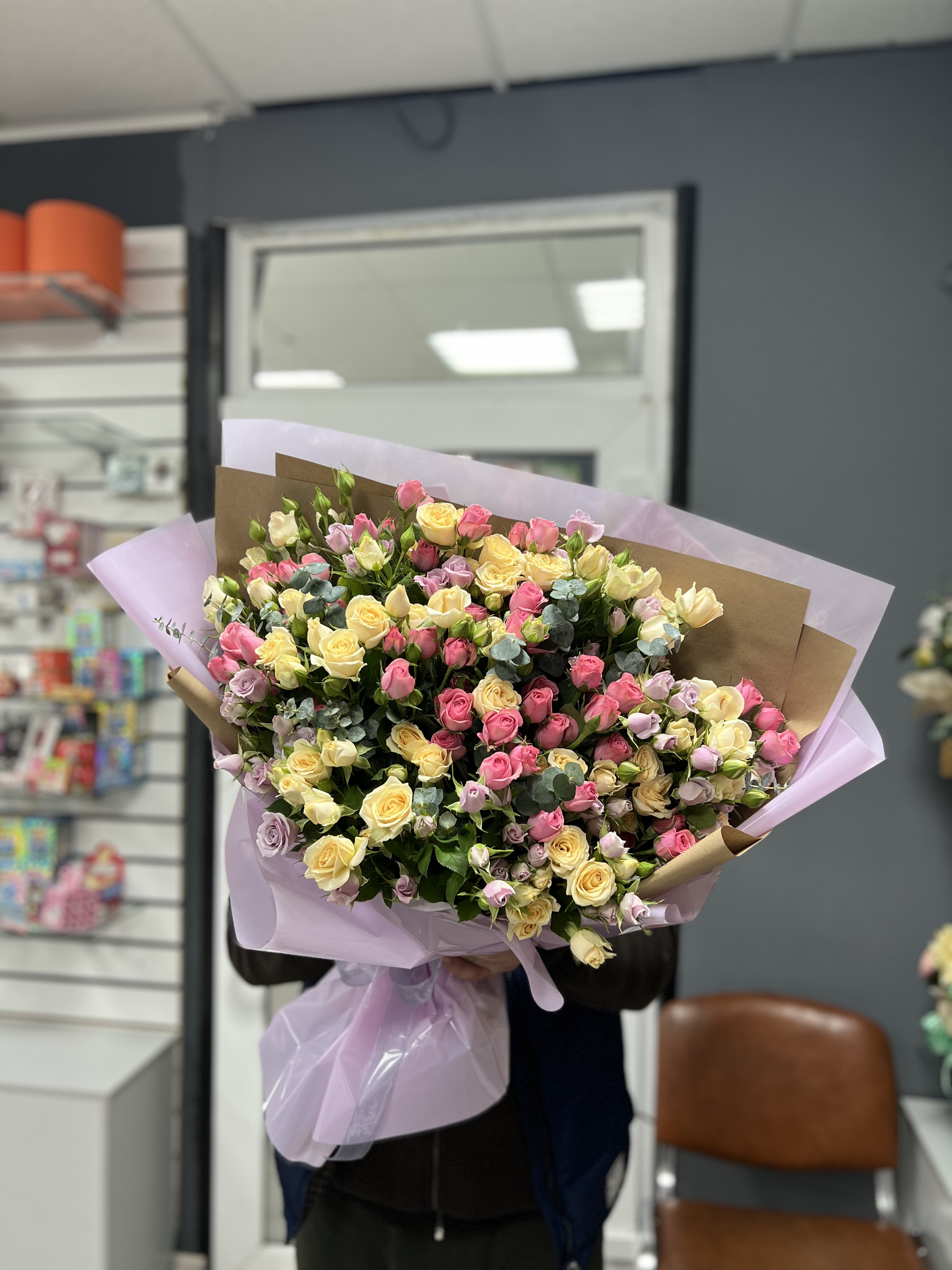 Букет кустовых роз