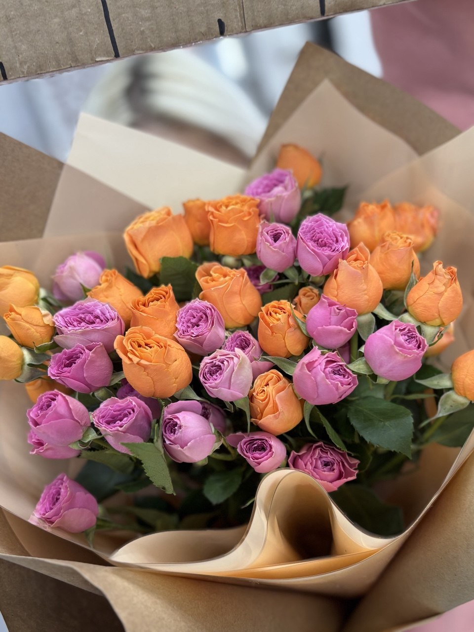 Букет кустовых пионовидных роз