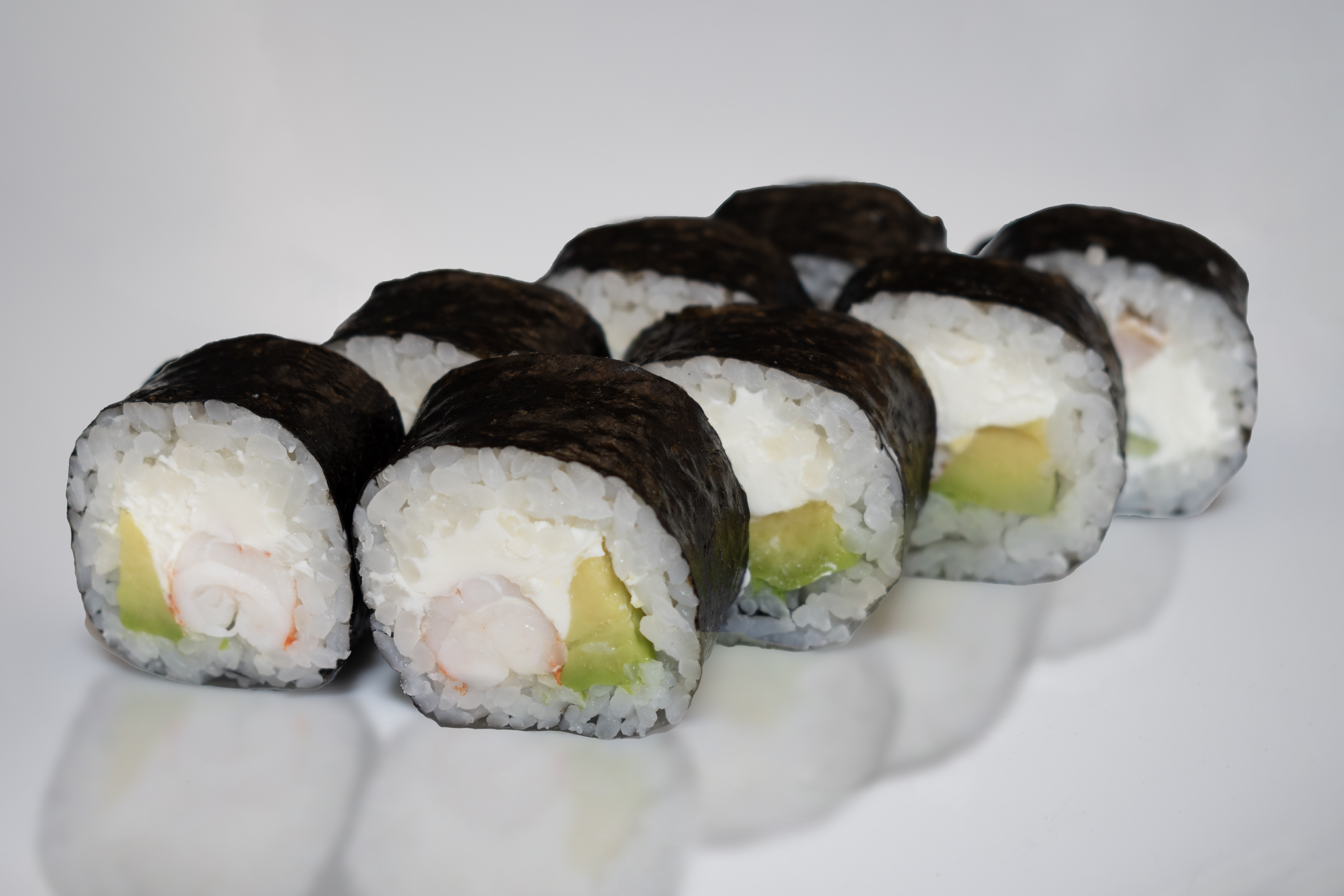 Ролл с креветкой