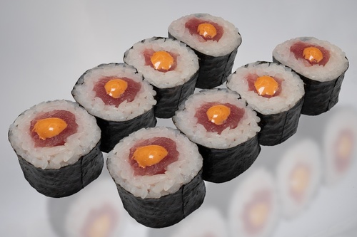 Маки острый тунец