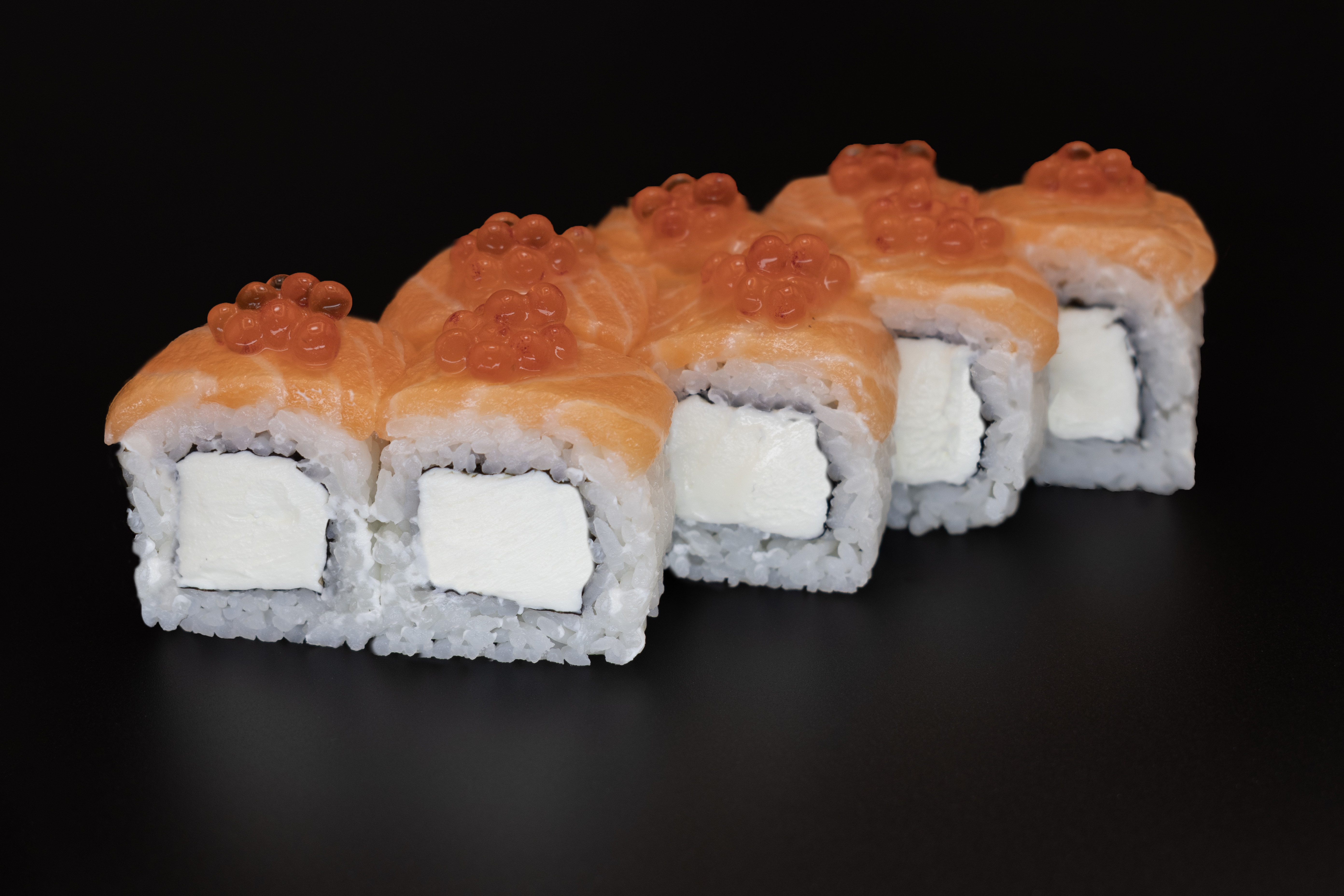 Филадельфия с имитированной икрой