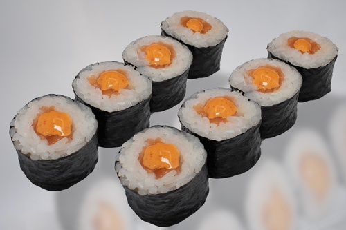 Маки острый лосось