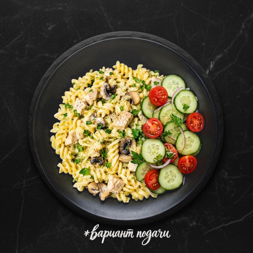 Паста с курицей и грибами