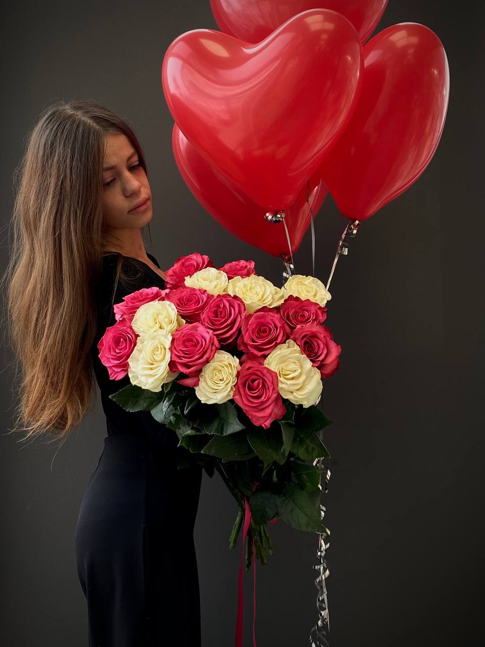 Комбо из 17 роз и 5 шаров