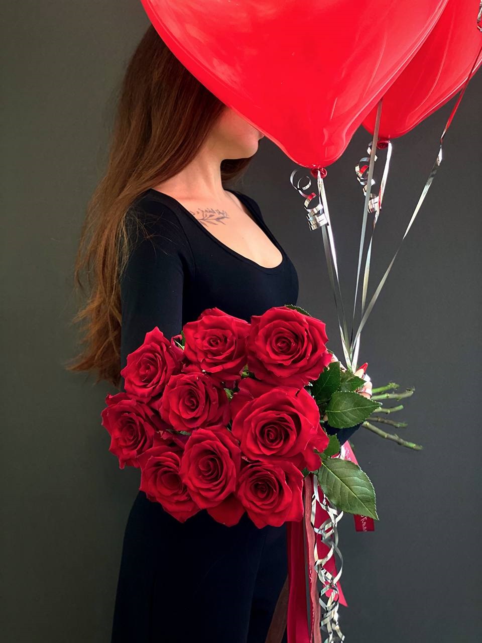 Комбо из 11 роз и 5 шаров