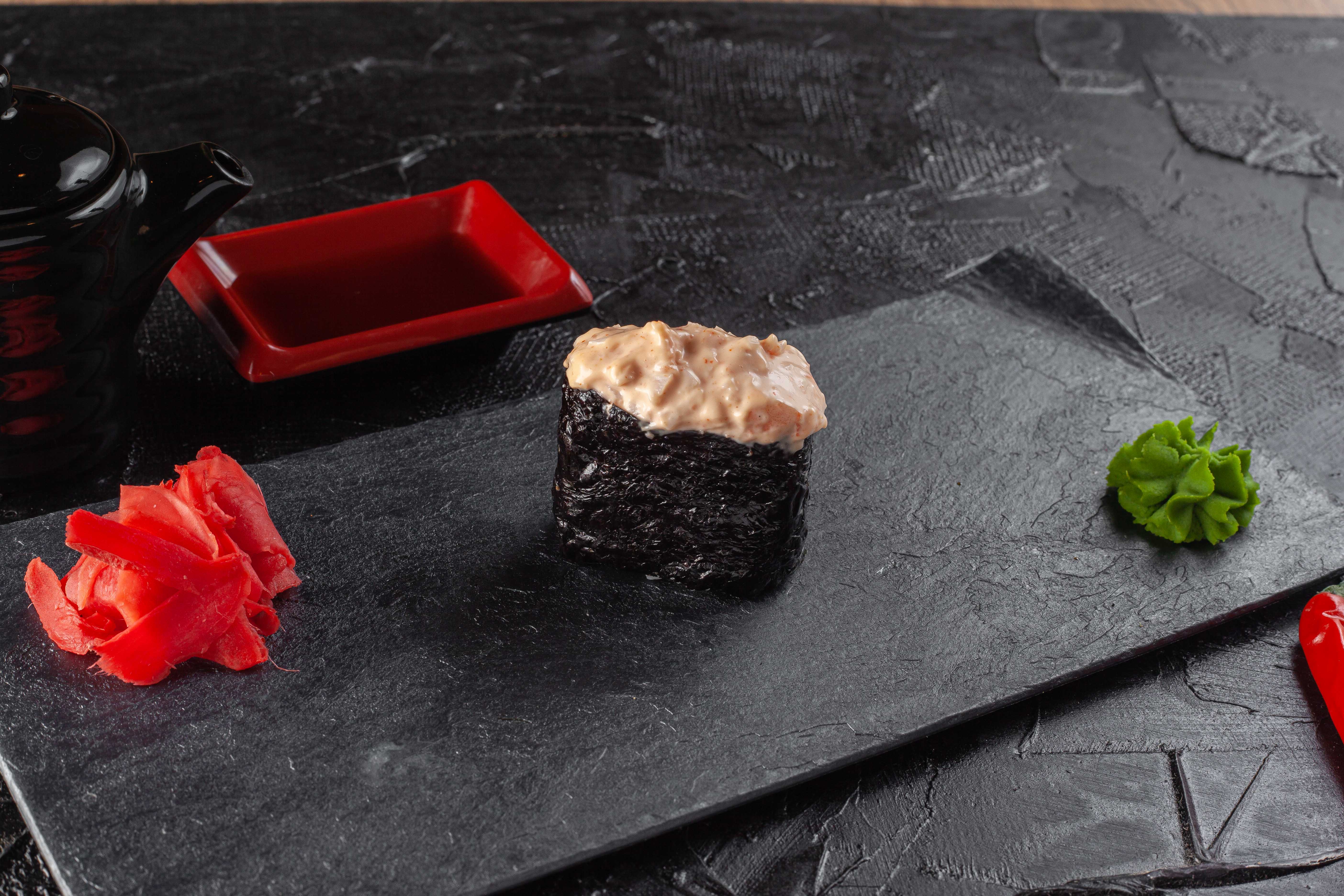 Эби Спайси Гункан