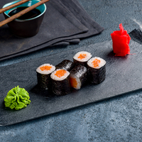 Мини ролл с лососем