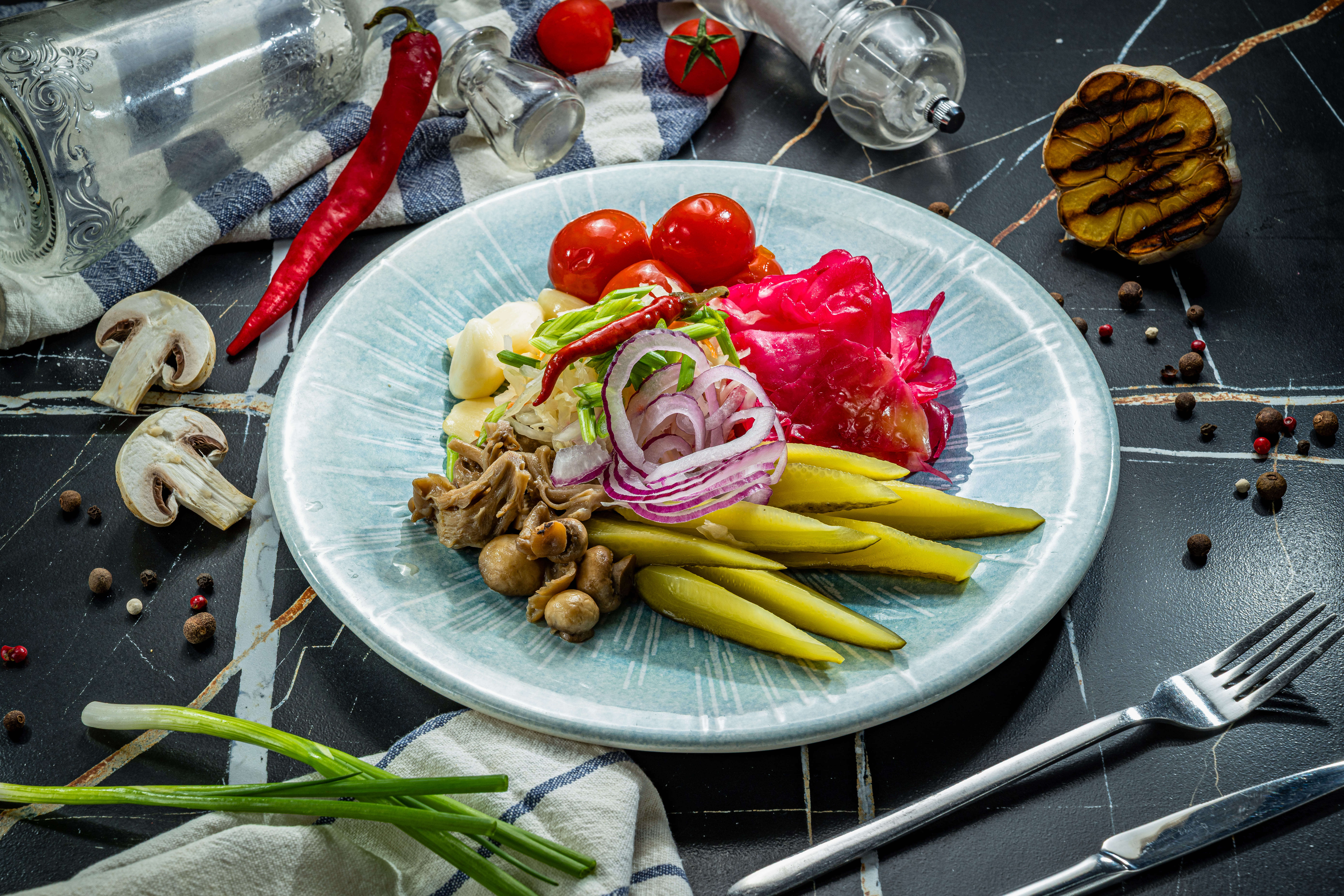 Плато из солений по-сезону