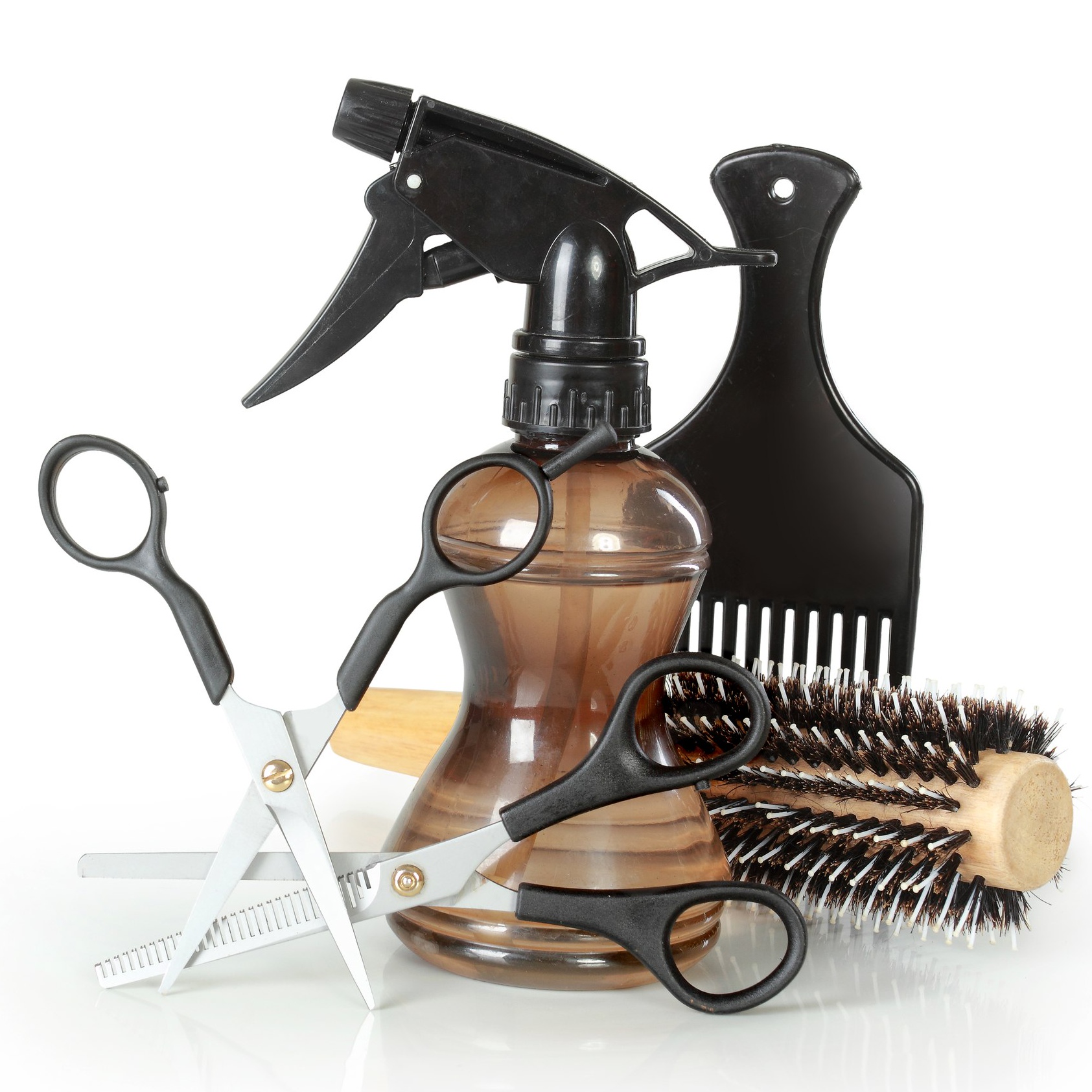 Аксесуары:ножницы,зажимы,фартуки,пеньюары,пуливеры,кисти,миски