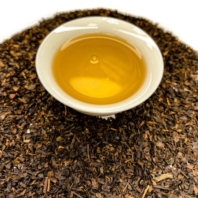 Вьетнам черный средний лист (lá trung bình đen việt nam) 100 гр